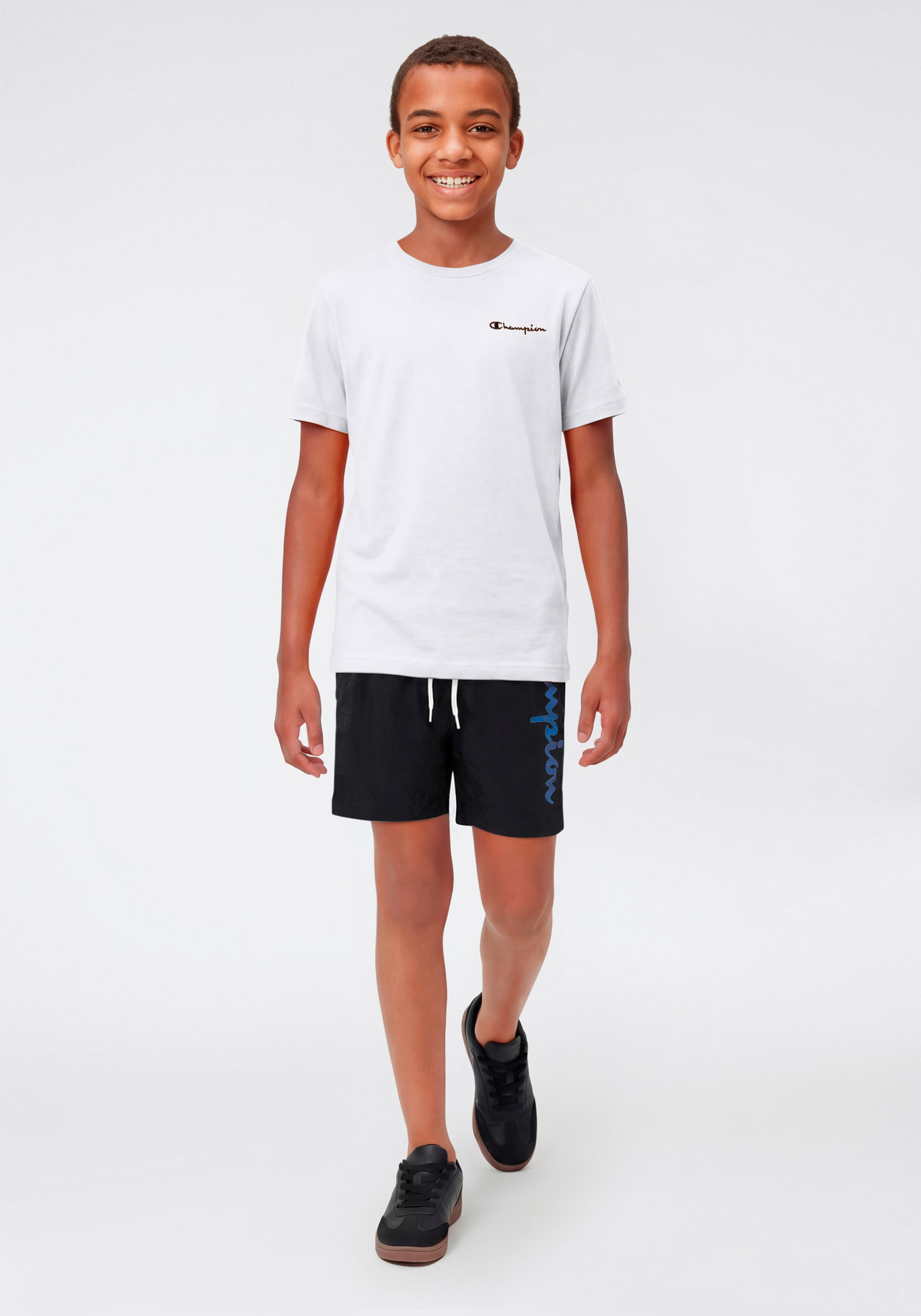 Champion Badeshorts »Boys' beach shorts with big Logo« für Kinder und Jugendliche geeignet, mit Innenslip aus Polyester