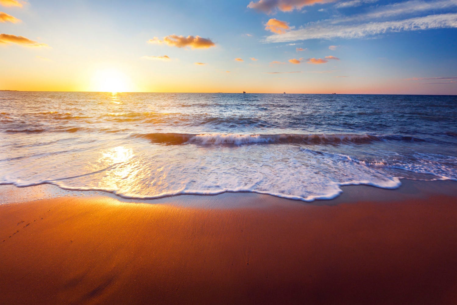 queence Acrylglasbild »Esko«, Himmel-Meer-Spa-Spa Bilder-Schiffe-Meer Bilder-Strand-Sonnenuntergang, (1 St.), Fine Art-Print in Galeriequalität