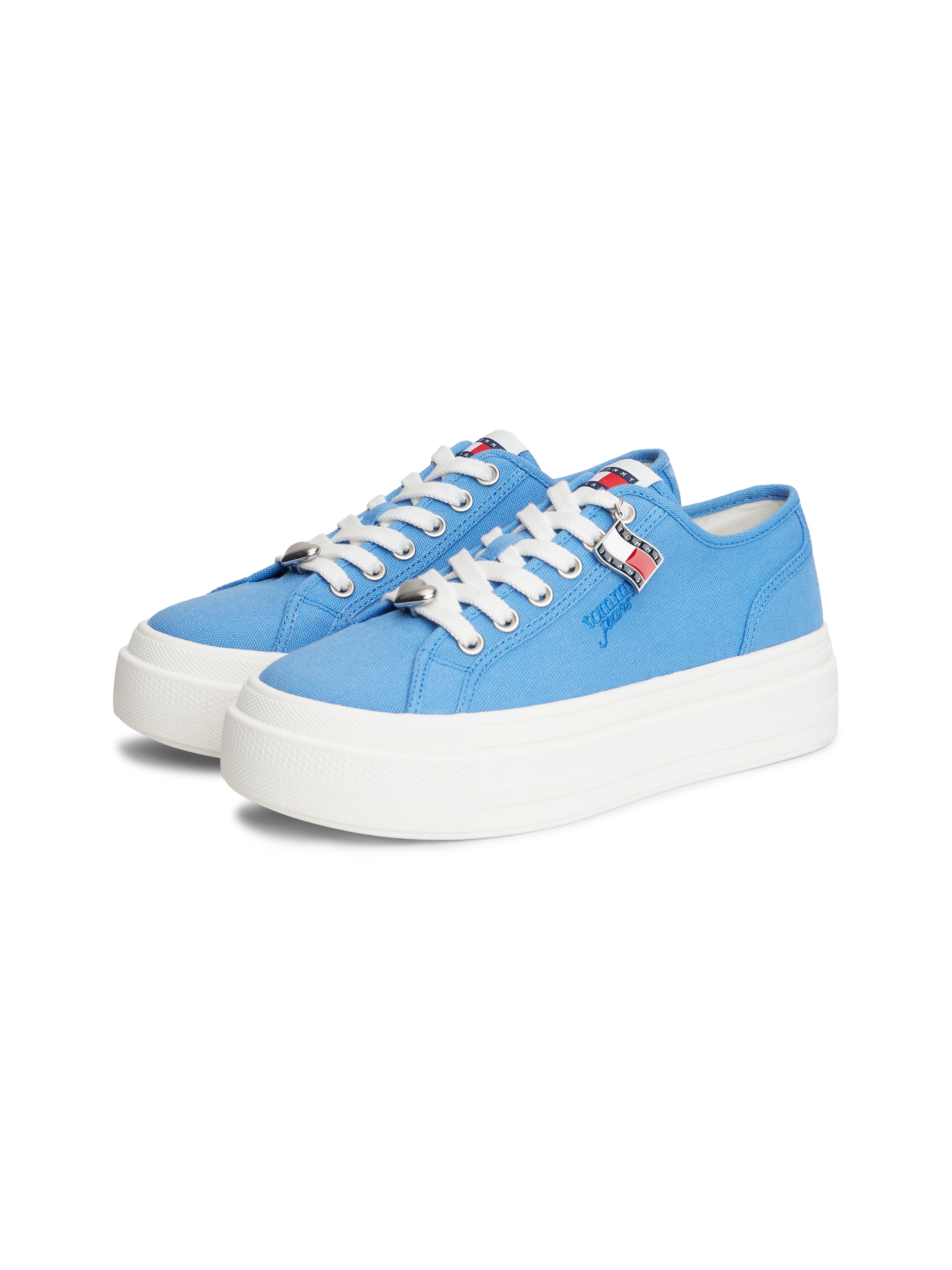 Tommy Jeans Plateausneaker »TJW FLATFORM SNEAKER CHARMS«  Halbschuh, Schnürer, Freizeischuh mit kleiner TJ-Flagge als Anhänger