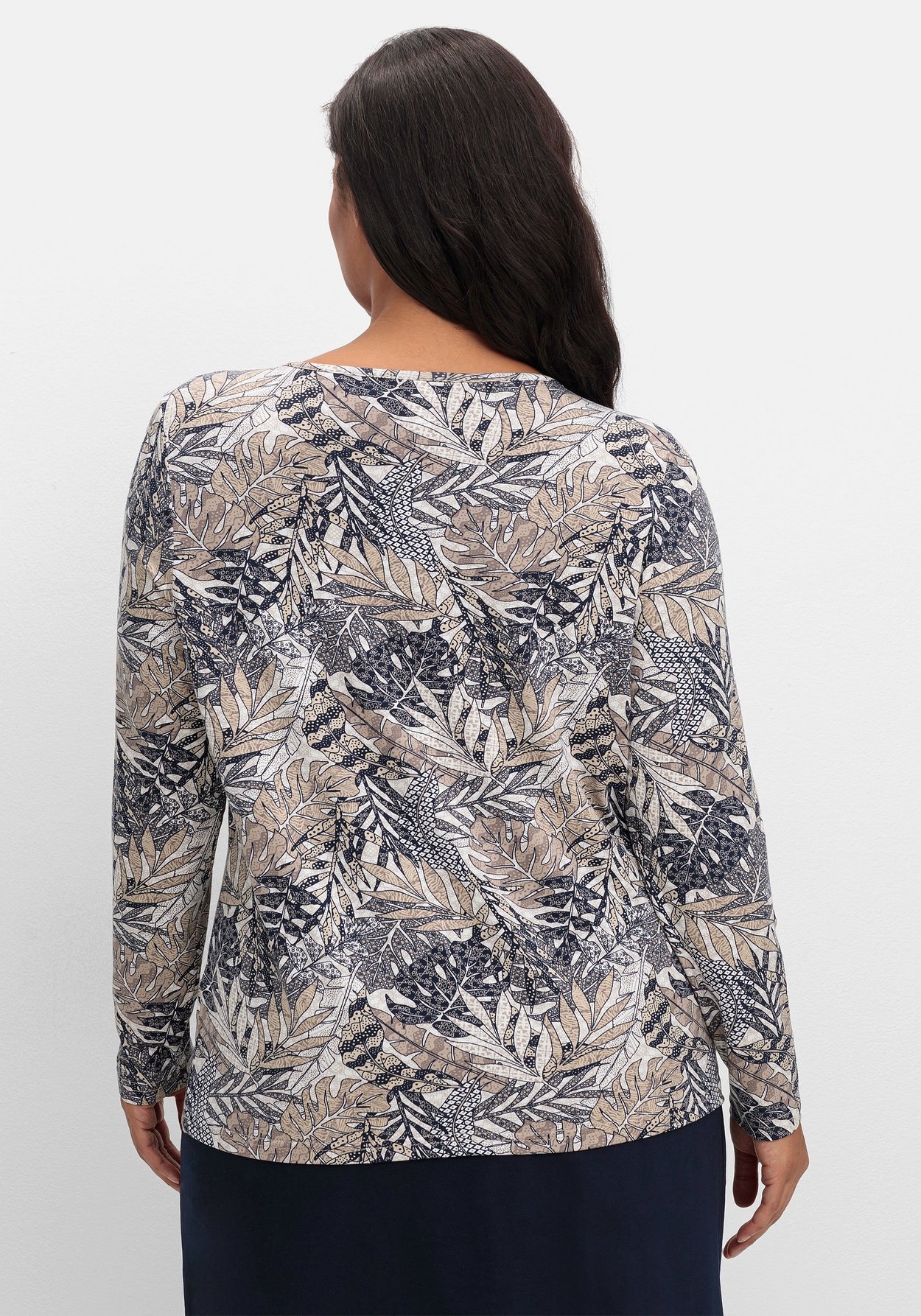 Sheego Langarmshirt »Langarmshirt mit Blätterprint und Faltendetail vorn«, mit Blätterprint und Faltendetail vorn