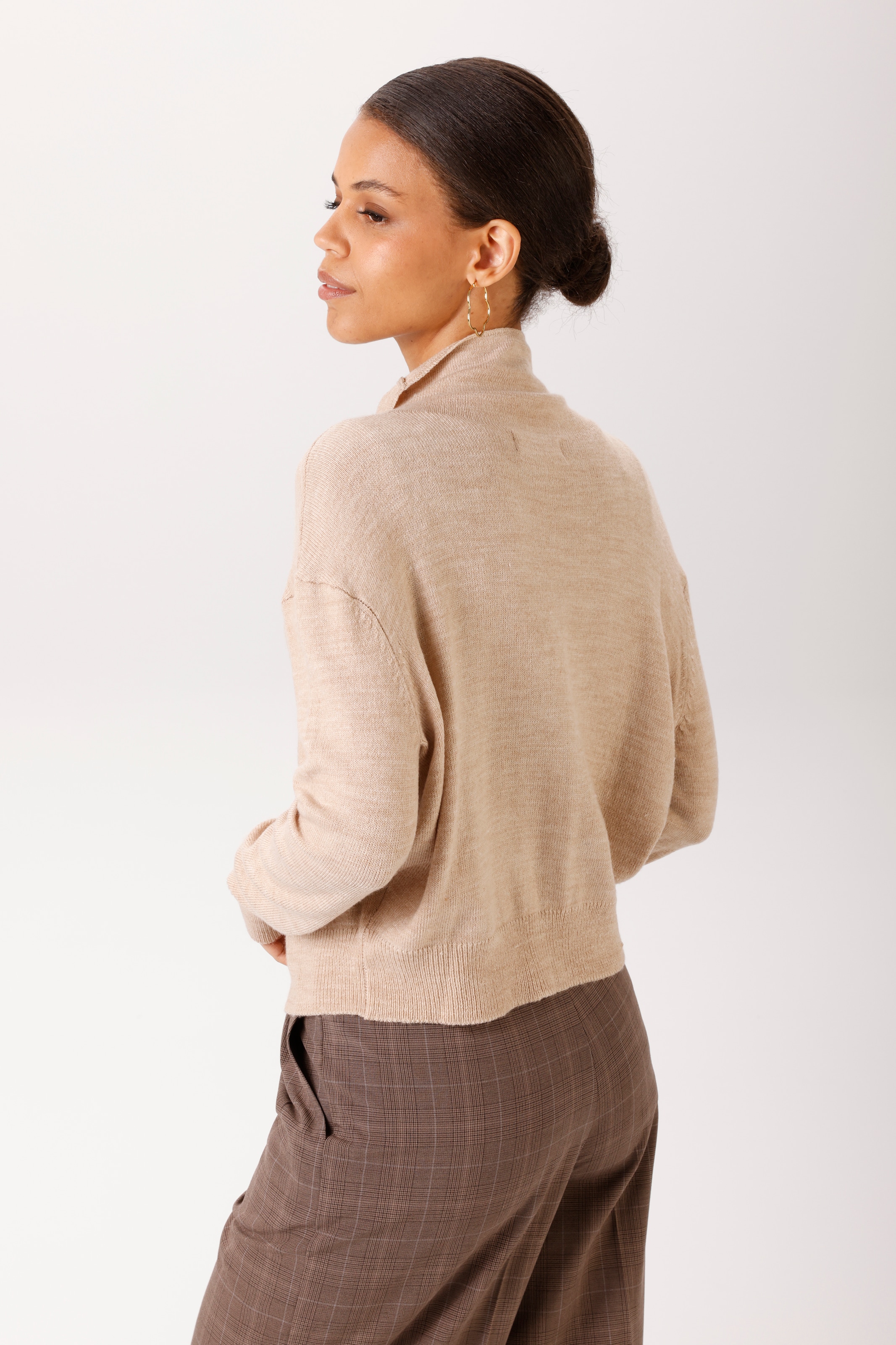 Aniston CASUAL Strickjacke mit Rollkante am Stehkragen - NEUE KOLLEKTION