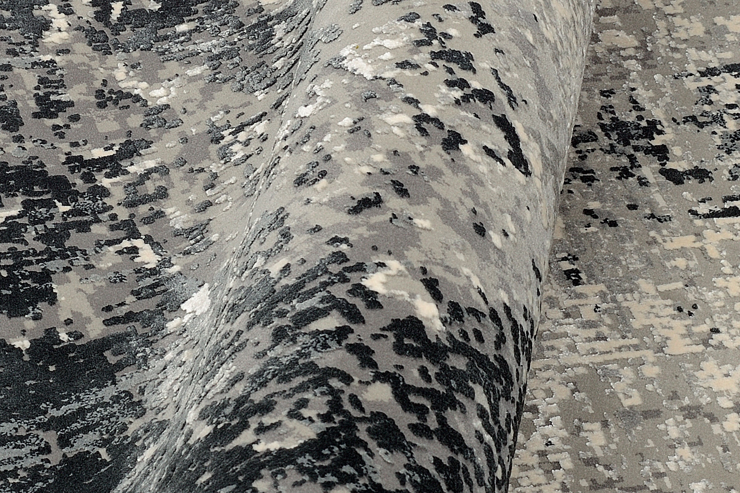 WK WOHNEN Teppich »BORDER« rund 8 mm Höhe hochwertiger Viskoseanteil, samtweiche Oberfläche mit 3 D Effekt