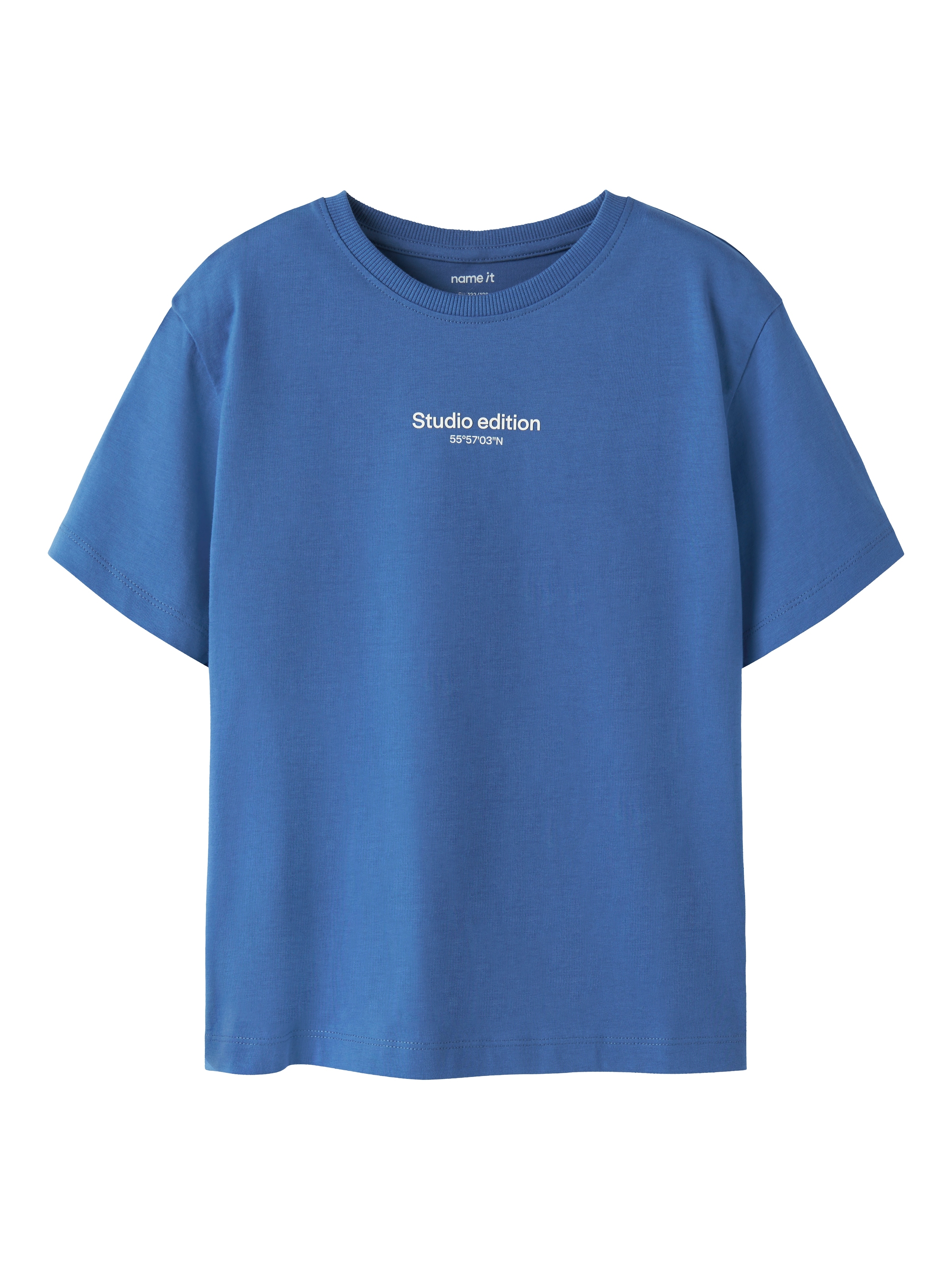 Name It T-Shirt »NKMBRODY SS NREG TOP NOOS« mit dezentem 3D-Frontmotiv
