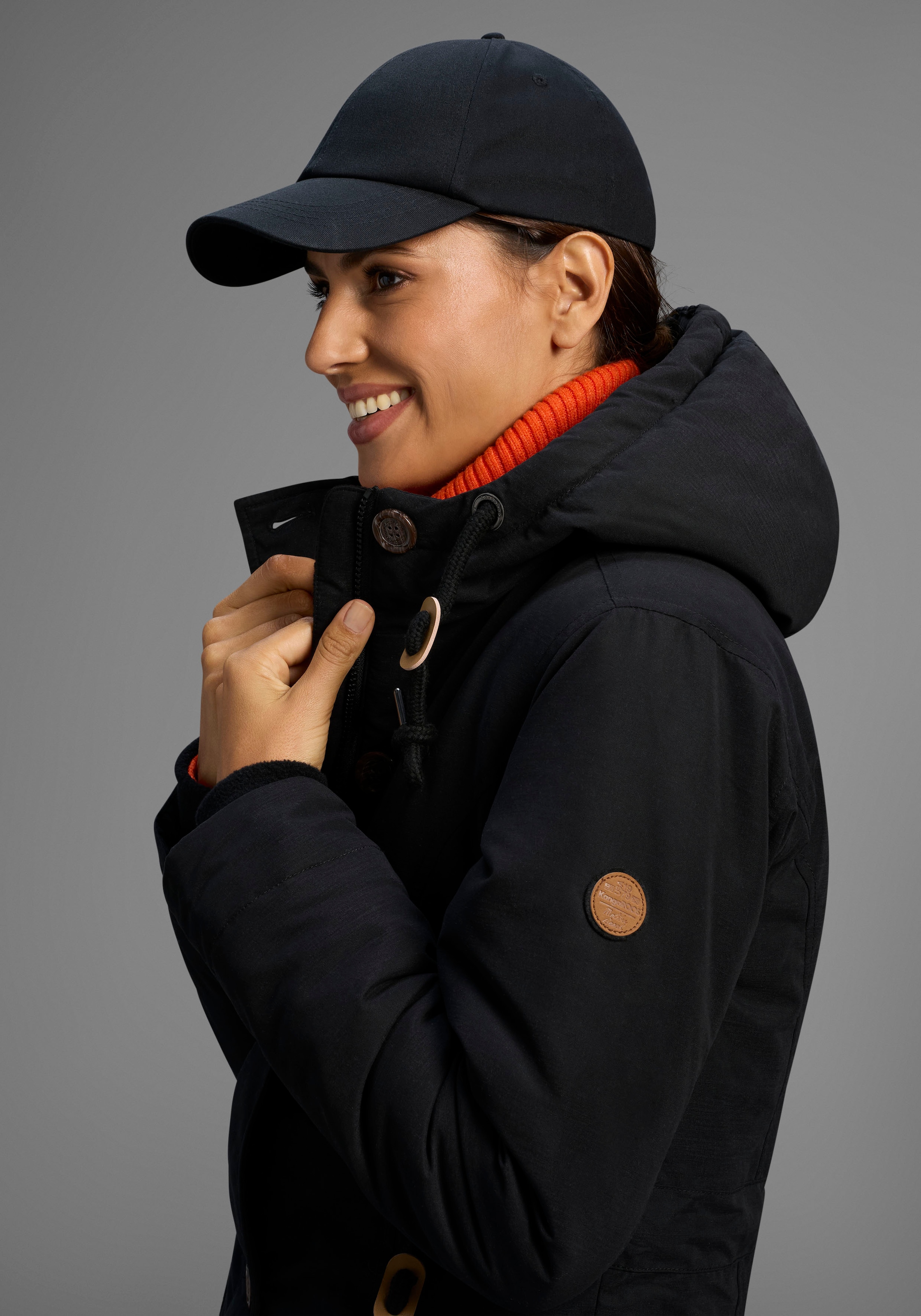 KangaROOS Winterjacke, mit Kapuze, für die kalte Jahreszeit, aus leichtem Webstoff, modisch