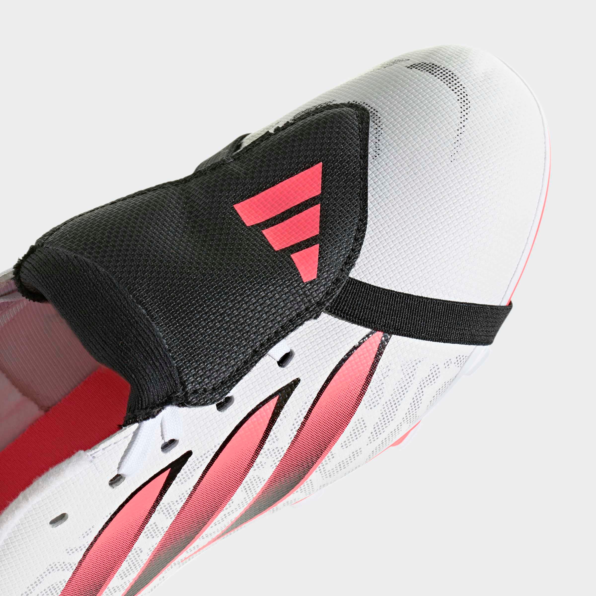 adidas Performance Fußballschuh »PREDATOR CLUB KIDS , FESTE BÖDEN/MULTI GROUND, UMSCHLAGBARE ZUNGE«  für viele verschiedene Böden geeignet, für Jugendliche & Kinder
