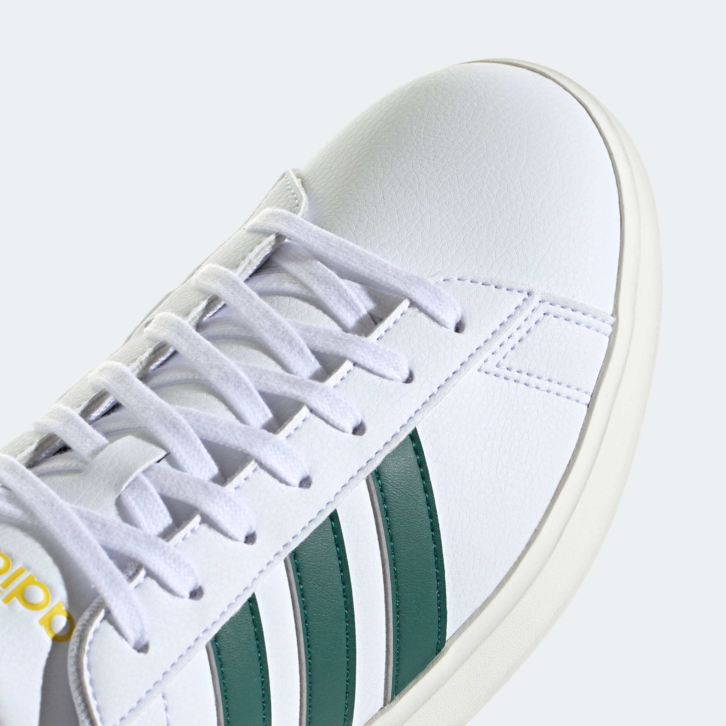 adidas Sportswear Sneaker »GRAND COURT CLOUDFOAM COMFORT«, Design auf den Spuren des adidas Superstar