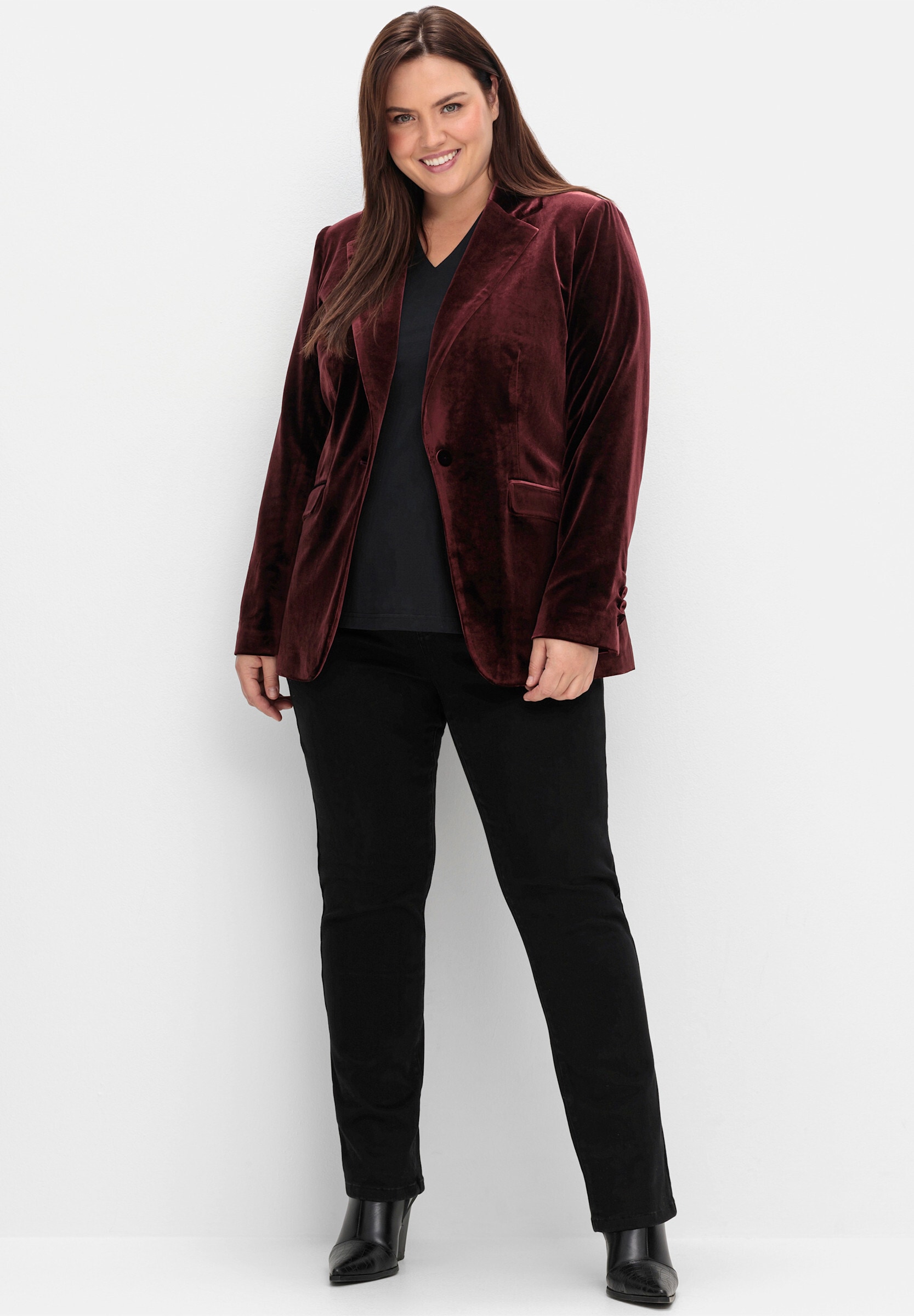 Sheego Blusenblazer »Jackenblazer Samtblazer mit Stretch-Anteil, gefüttert« aus Samt-Qualität, in taillierter Form