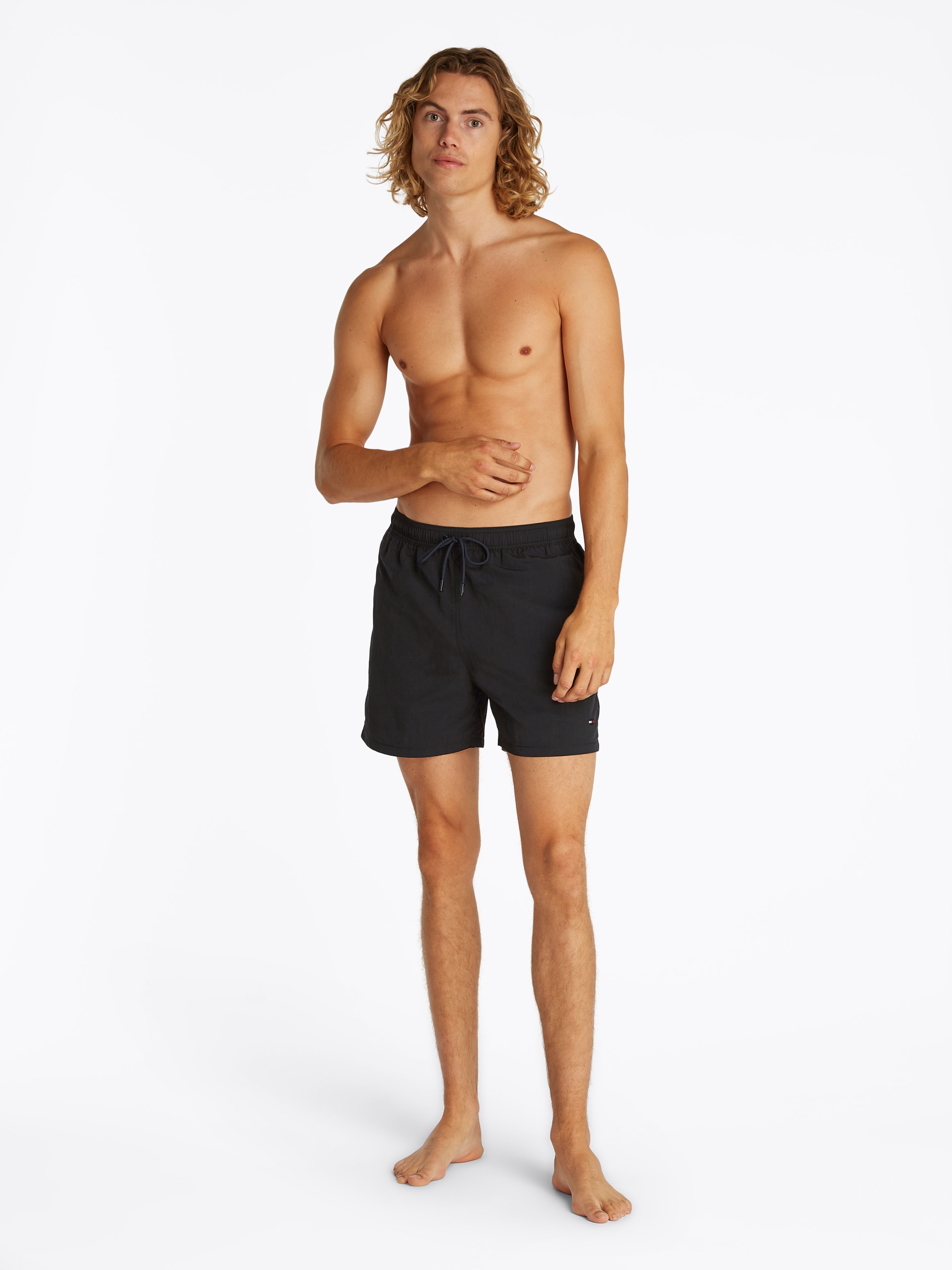 Tommy Hilfiger Swimwear Badeshorts mit Flag-Stickerei, mittellang, elastischer Bund