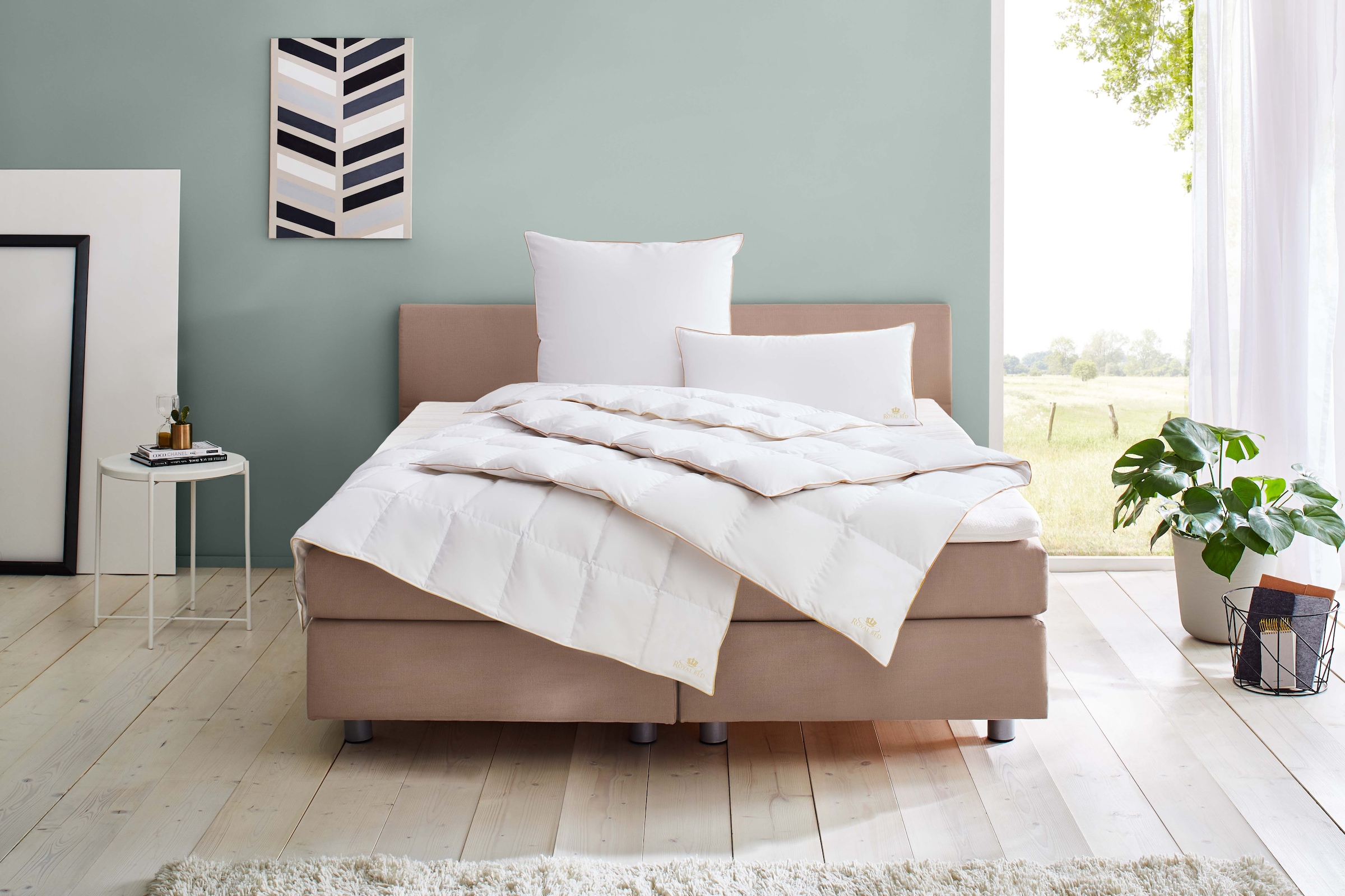 Obb Daunenbettdecke »Royal Bed« warm Füllung 100Daunen 1 Stk. tlg. mit goldener Satin-Biese und goldenem Prägedruck „Royal Bed“ in weiß, Größe B/L:...