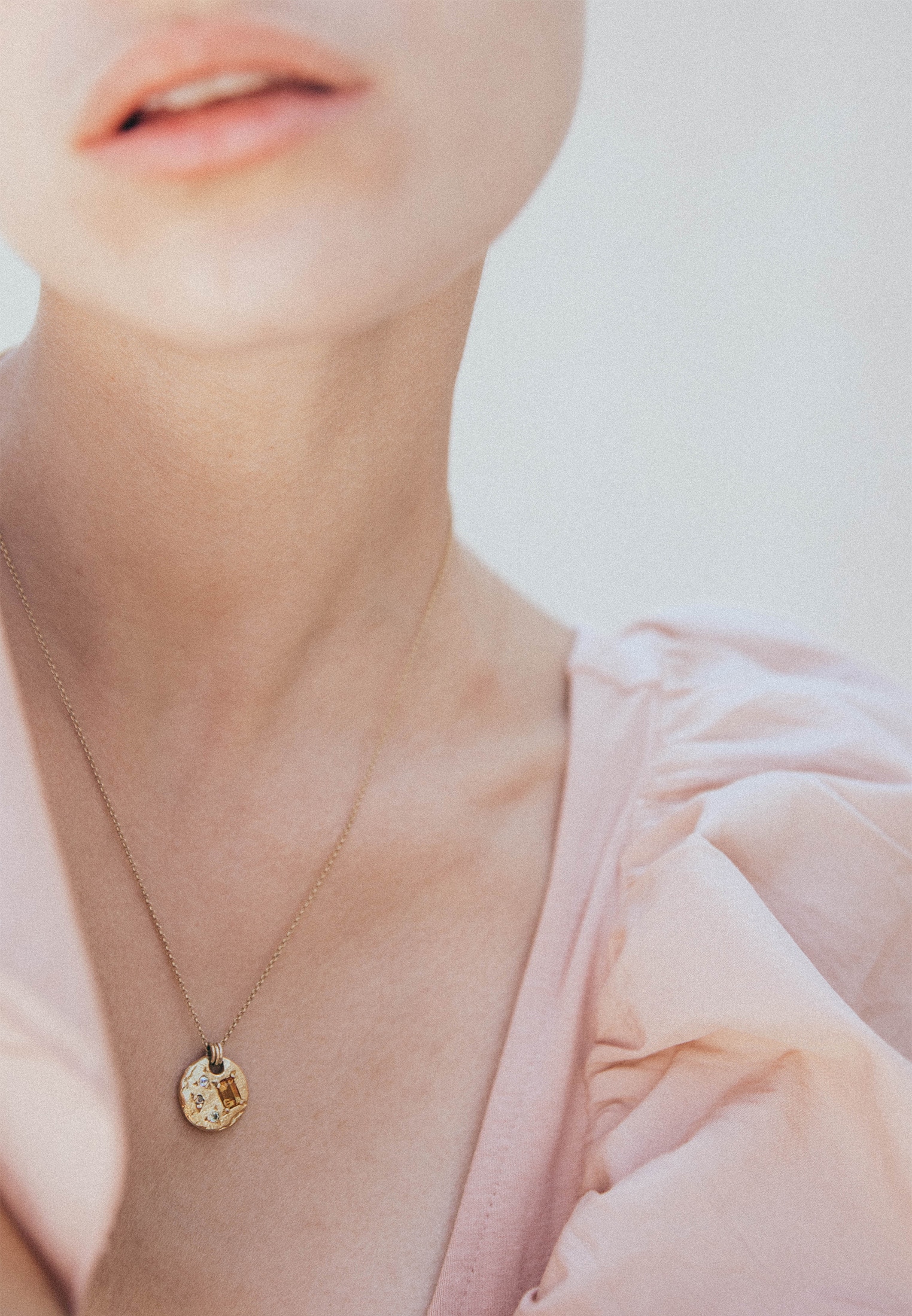 HAZE & GLORY Kette mit Anhänger »Halskette Münze Iolith Granat - Jagger 925 Silber«