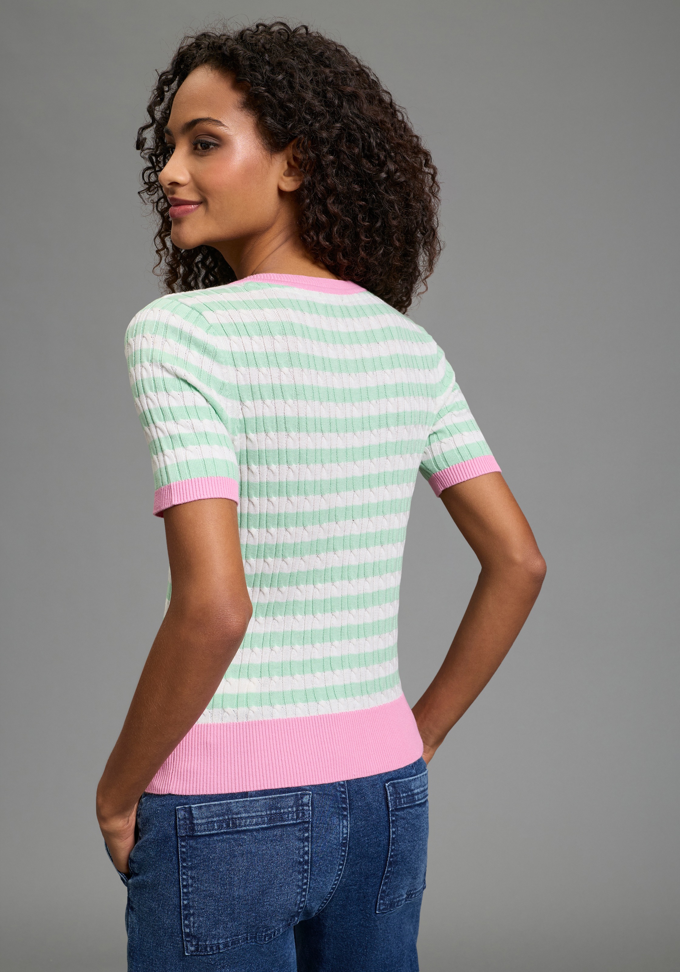 KangaROOS Strickjacke Feinstrickjacke, mit Knopfleiste, mit Halbarm