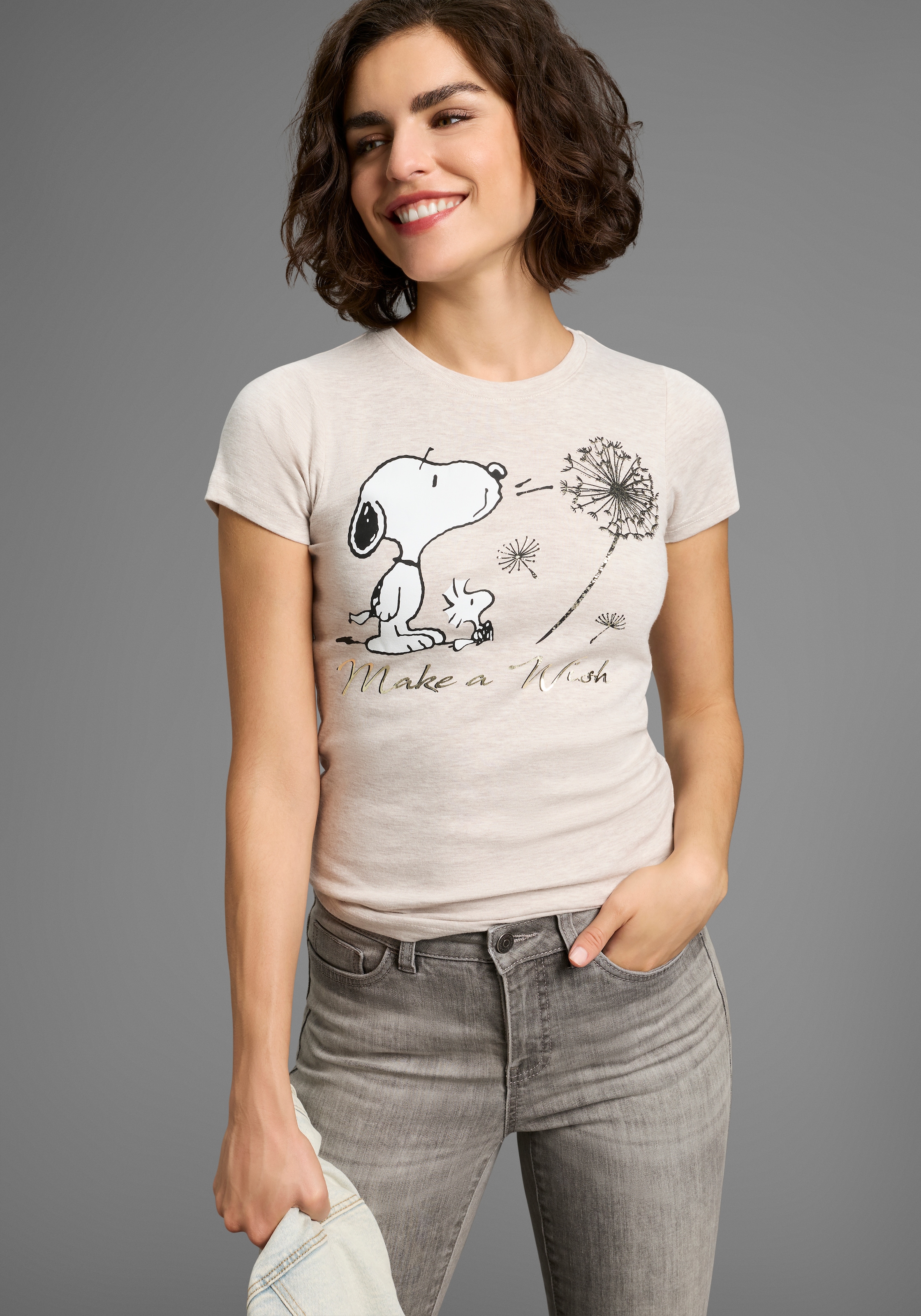 KangaROOS Kurzarmshirt, sehr figurbetonte Passform, bedruckte, melierte und metallic Optik
