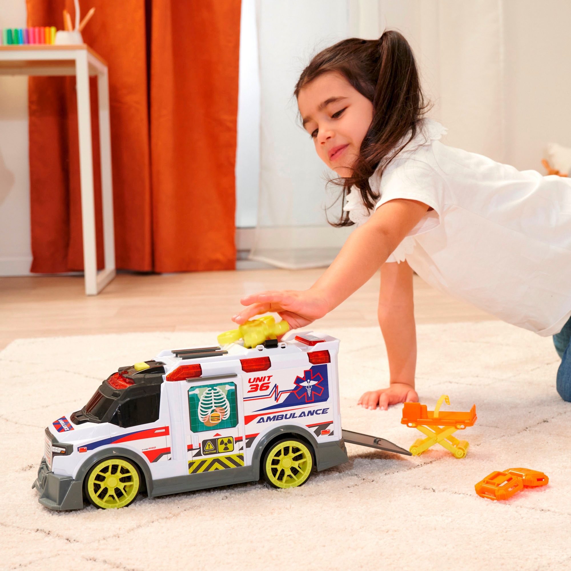 Dickie Toys Spielzeug-Krankenwagen »Ambulance«, mit Licht & Sound