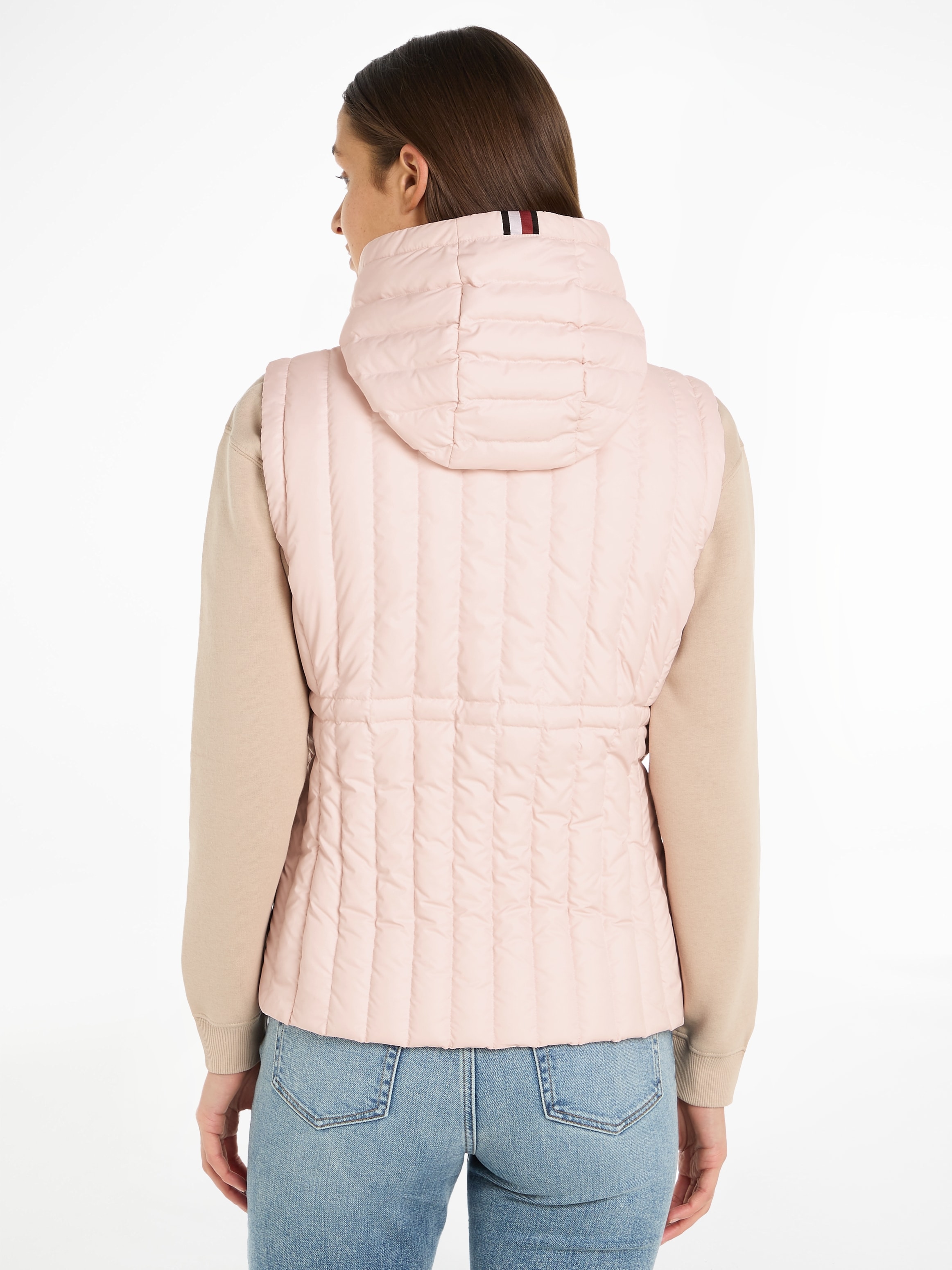 Tommy Hilfiger Daunenweste »FEMININE LW DOWN VEST«, mit Logostickerei