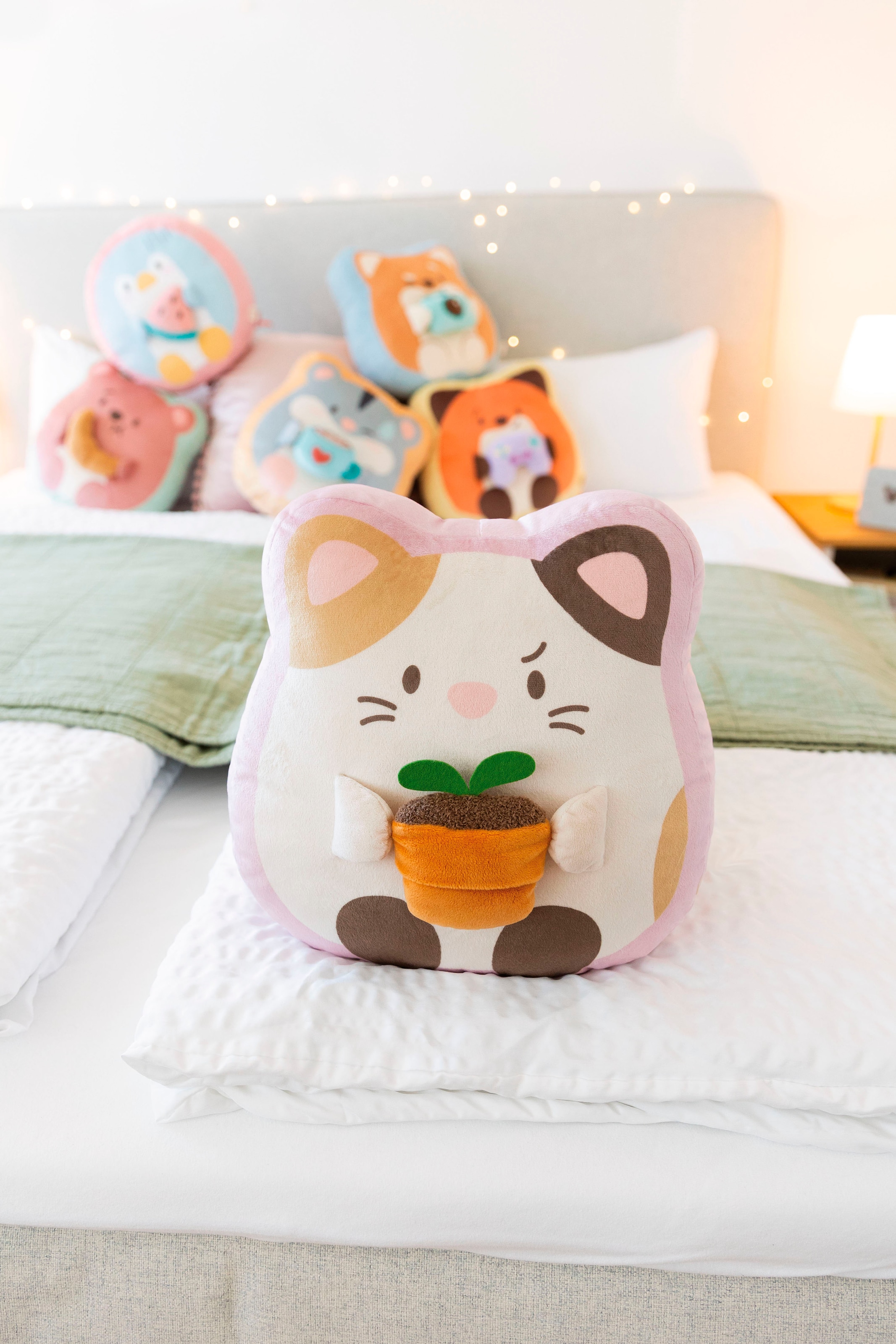 Nici Kuscheltier »mymochi, Katze Angy mit Blumentopf 35x33x12 cm«