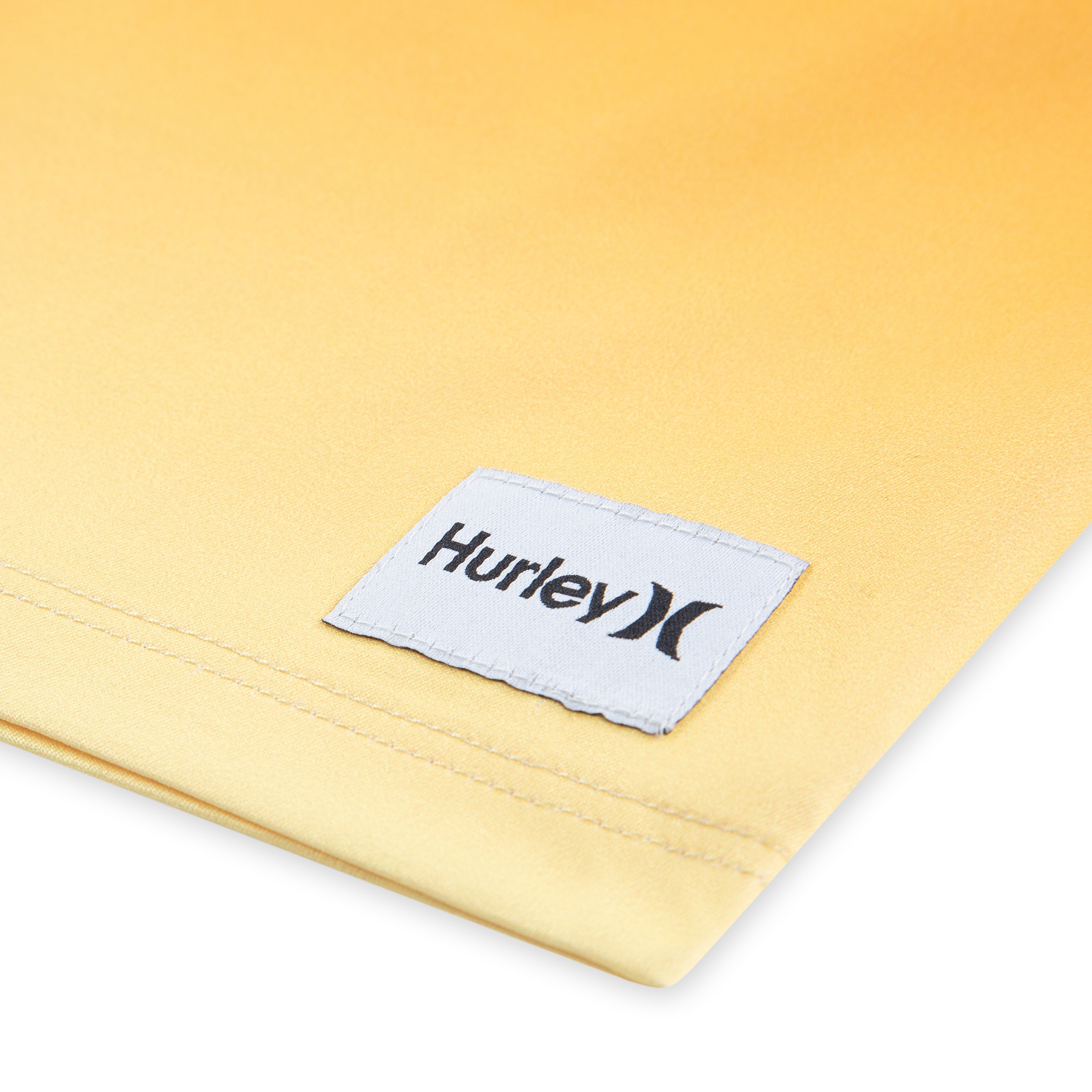 Hurley Badeshorts »FIRST LIGHT PULL ON SWIM« mit Elasthan-Anteil, leichtes Material, schnell trocknend
