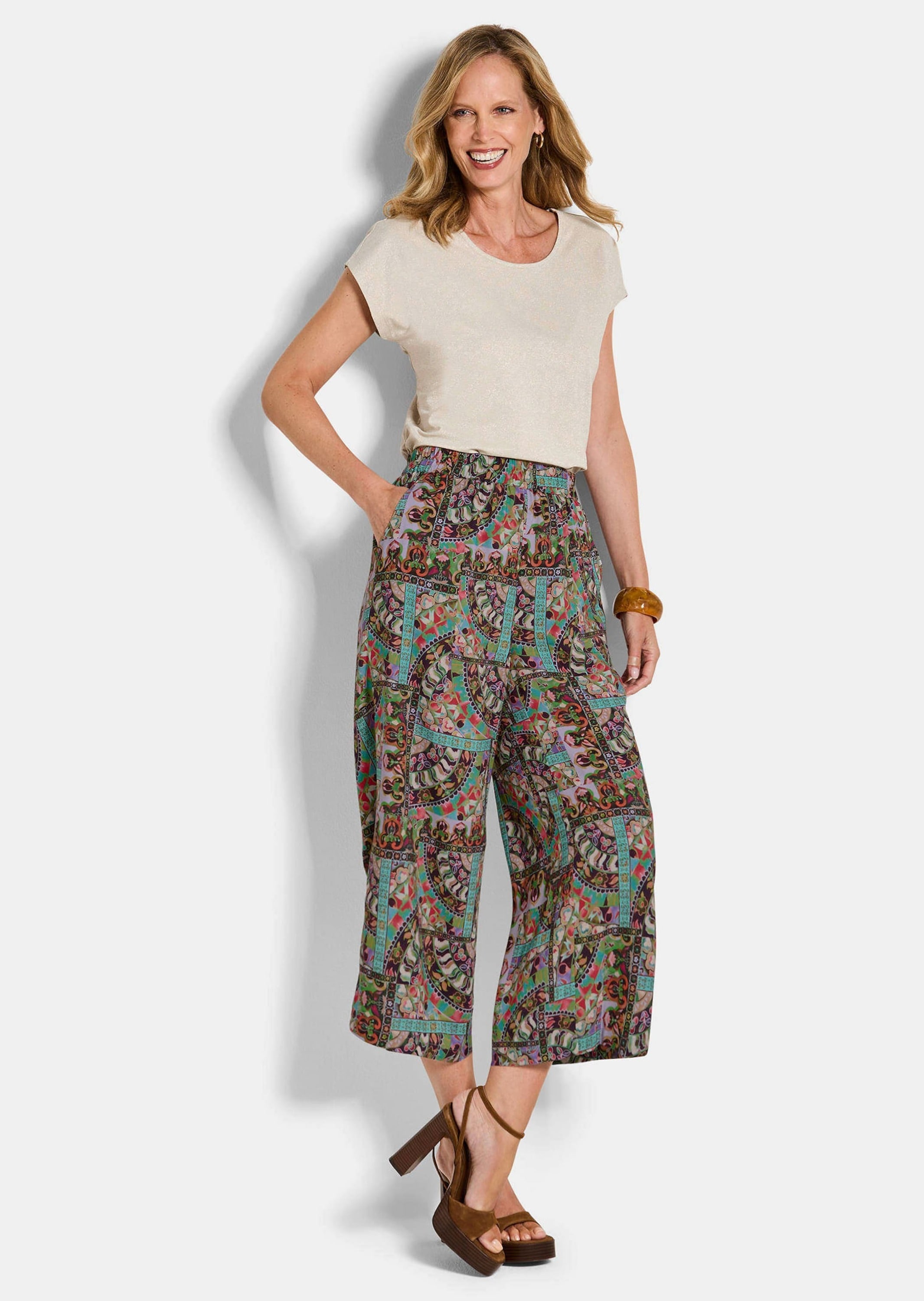 GOLDNER Schlupfhose »Kurzgröße Weite Hose VERA mit Patch-Print«
