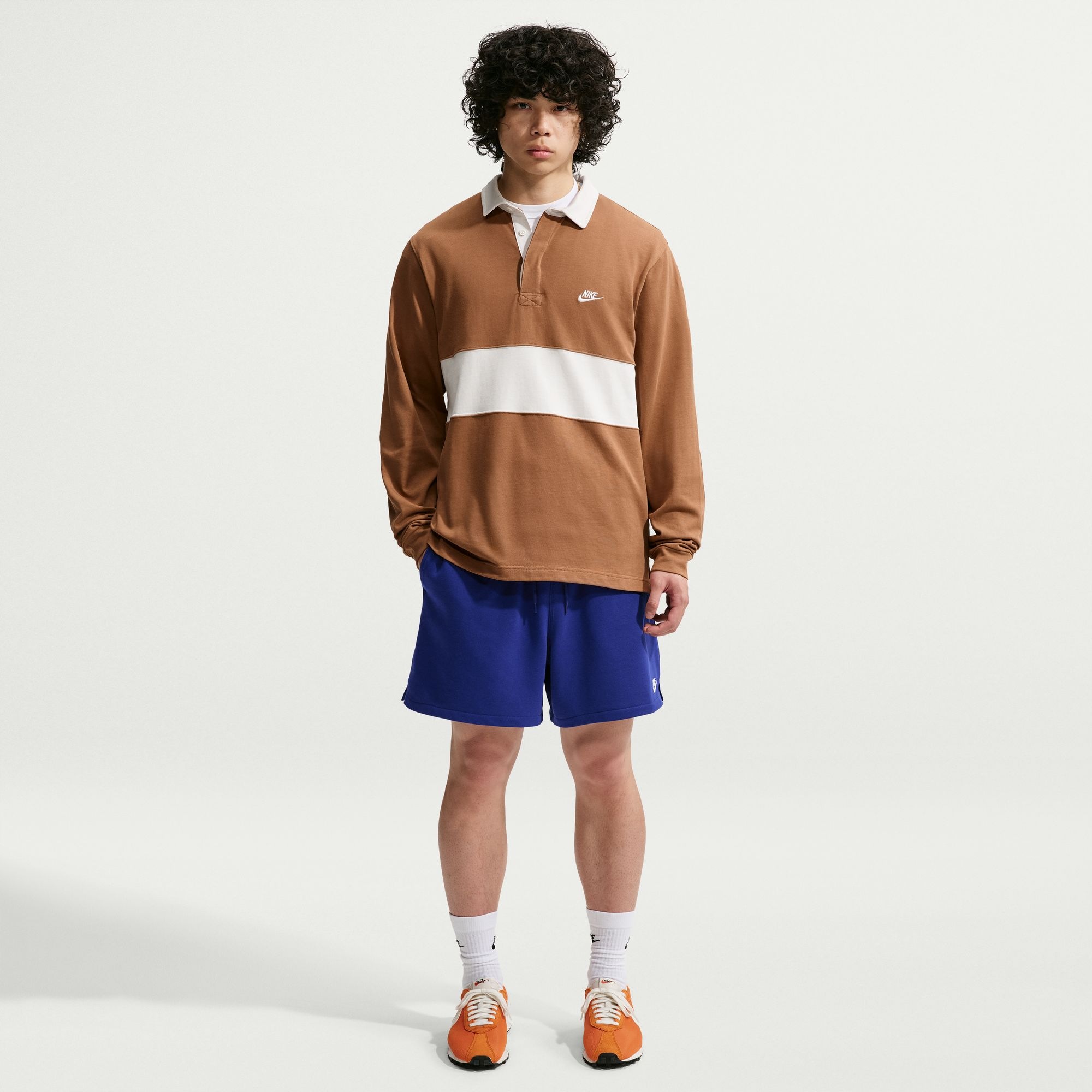 Nike Sportswear Shorts »M NK CLUB FLOW FT SHORT«  mit Eingrifftaschen und Gesäßtasche, aus Baumwollmischung