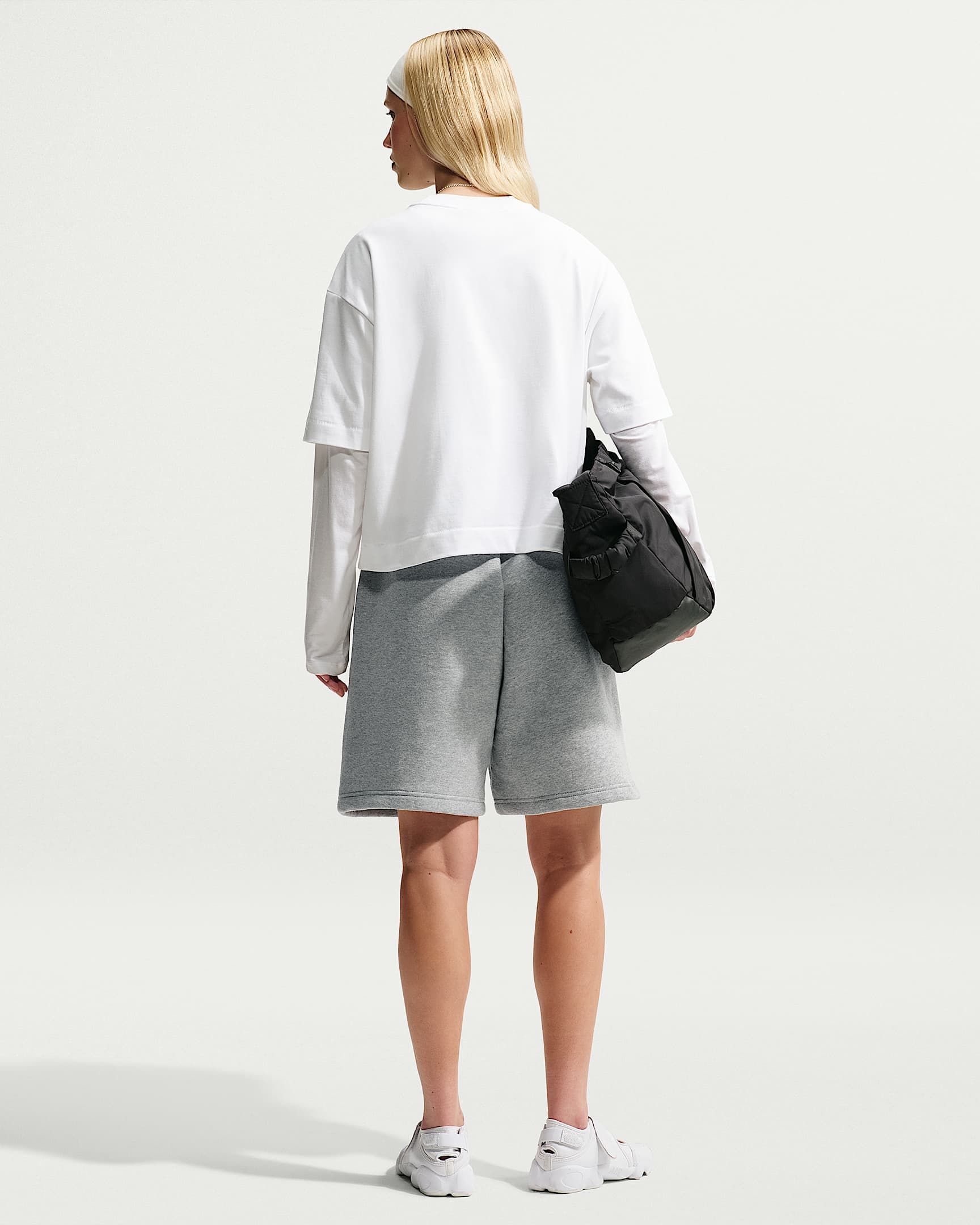 Nike Sportswear Sweatshorts »W NK STDO FLC MW HR OS SHORT«  sportlicher Schnitt, aus Baumwolle und Polyester