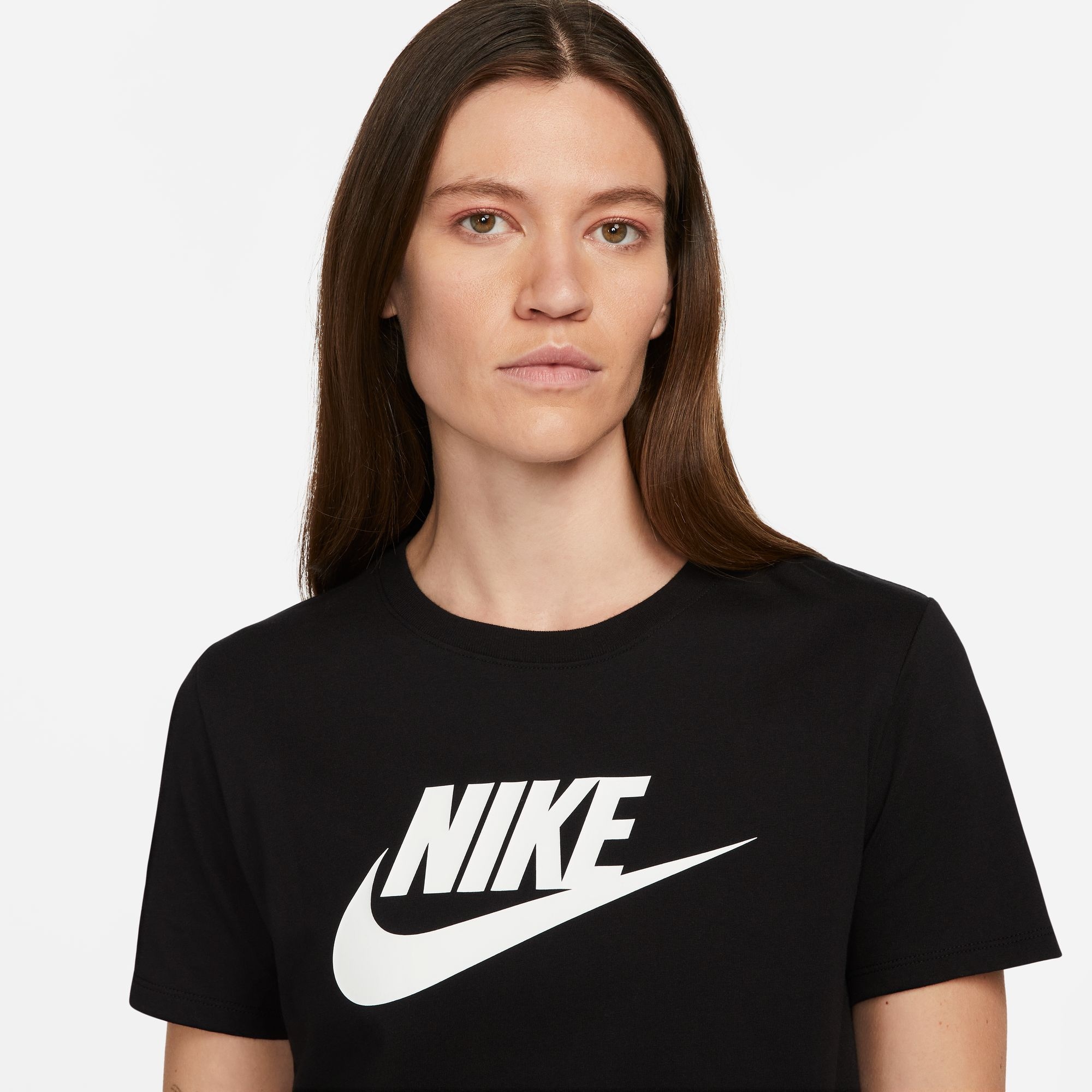 Nike Sportswear T-Shirt »ESSENTIALS WOMEN'S LOGO T-SHIRT«, Basic Damen T-Shirt mit Logo