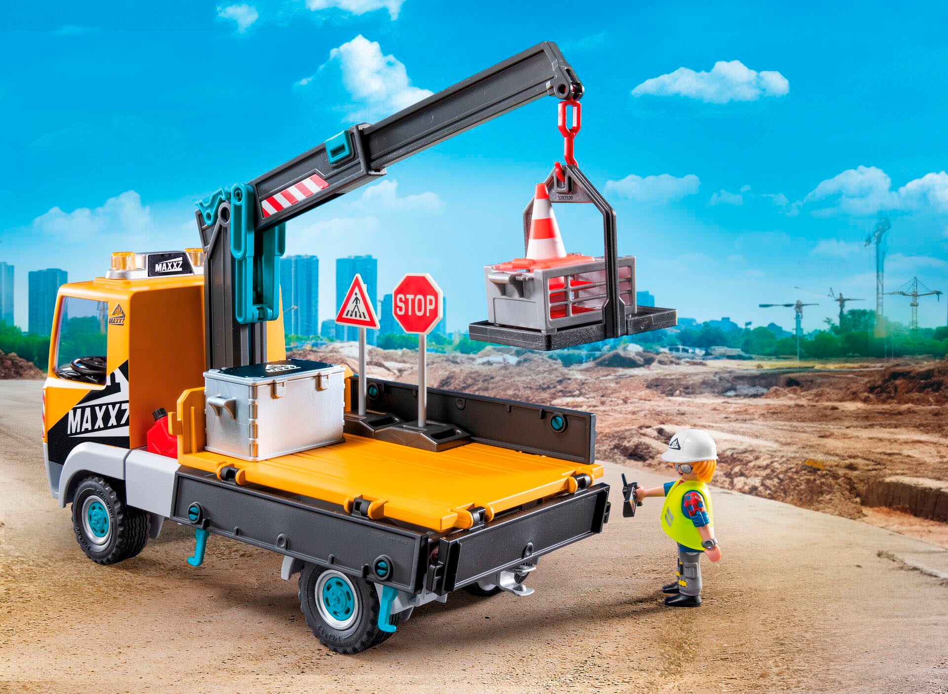 Playmobil® Konstruktions-Spielset »Baustellen-LKW mit Kran (71750), Playmobil Action Heroes«, (55 St.)