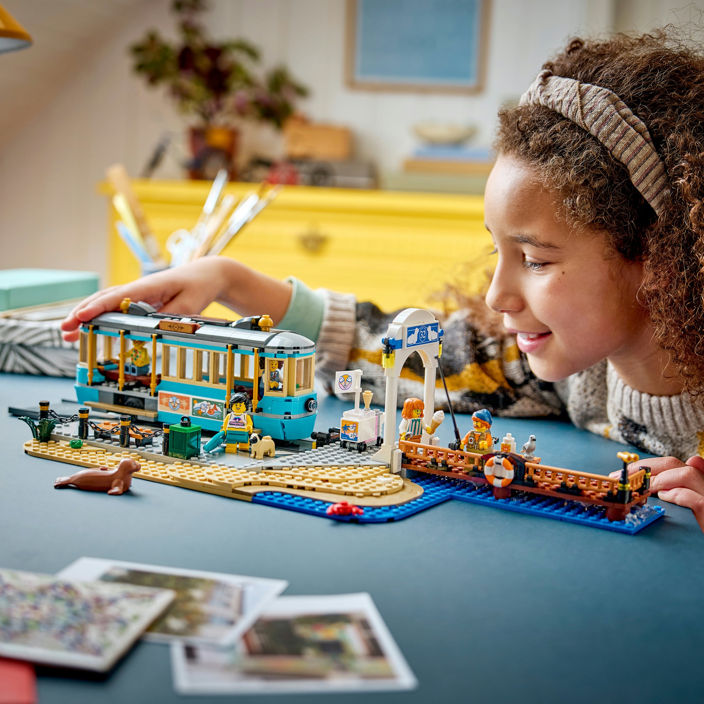 LEGO® Konstruktionsspielsteine »Klassische Strandstraßenbahn (60506), LEGO City« Made in Europe