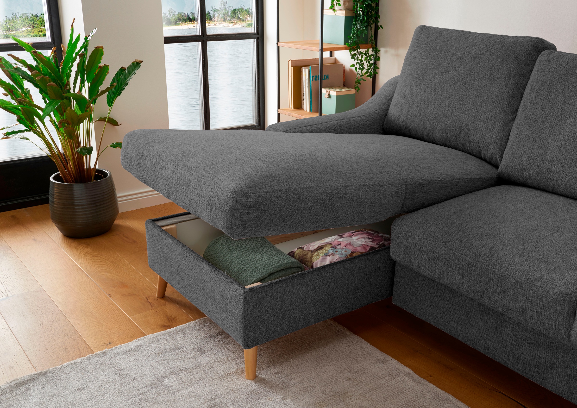 INOSIGN Ecksofa »Valentina L-Form«, 2 Zierkissen, mit Seitentasche, ausziehbarer Liegefläche, Bettkasten
