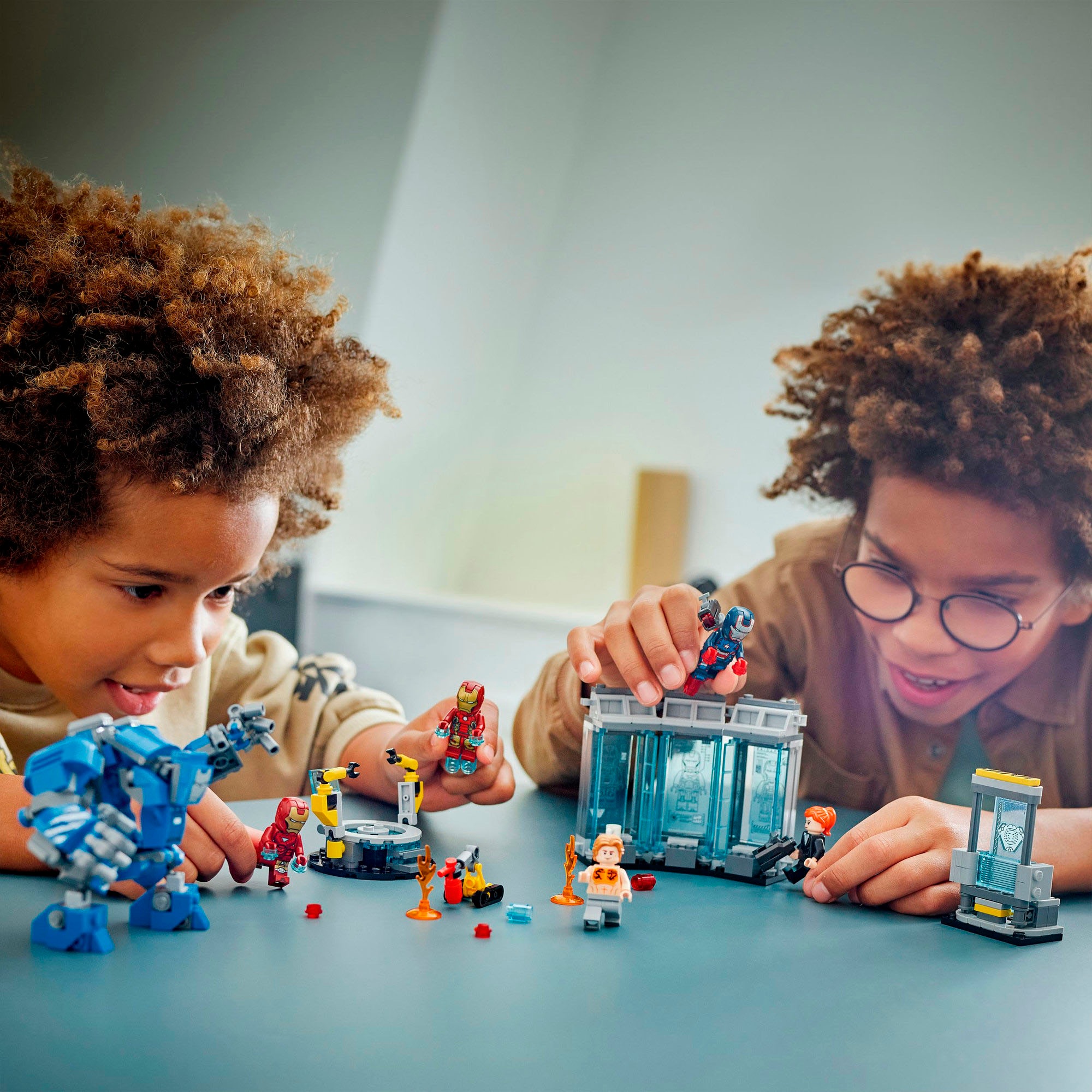 LEGO® Konstruktionsspielsteine »Iron Mans Labor: Halle der Rüstungen (76315), LEGO Super Heroes«, (384 St.), Made in Europe