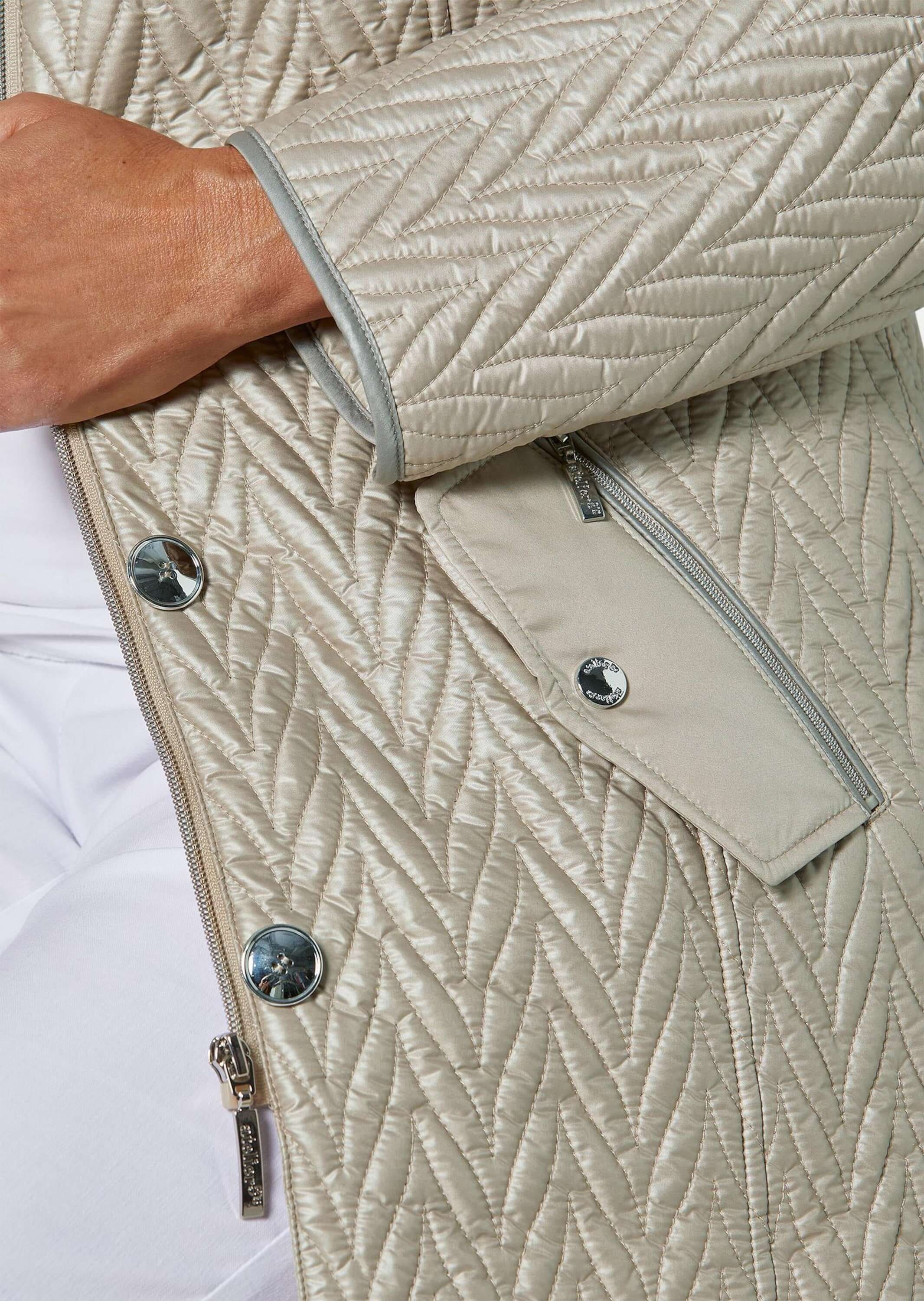 GOLDNER Steppjacke »Kurzgröße Longjacke mit außergewöhnlicher Steppung«