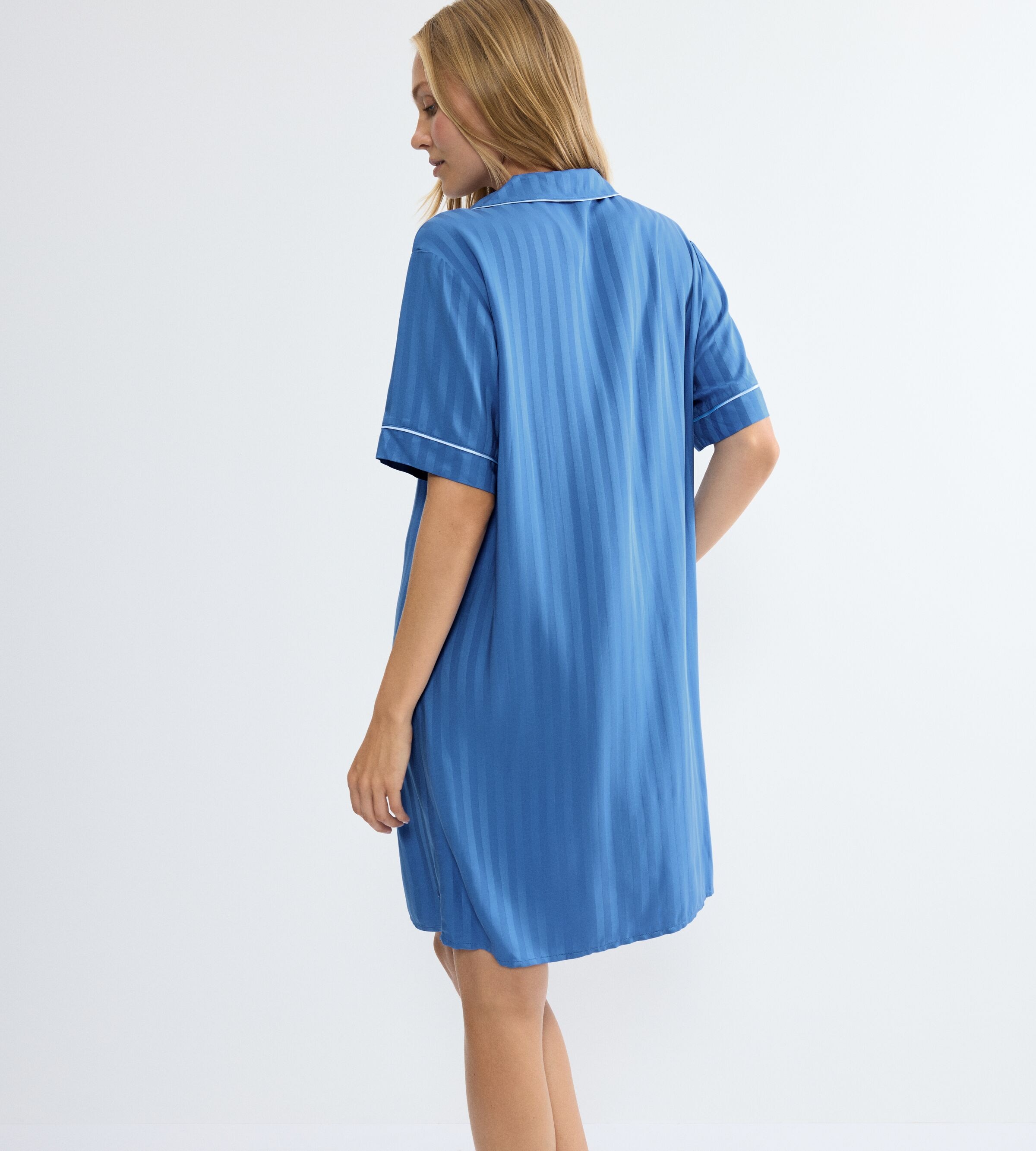 Triumph Nachthemd »Amourette Jacquard NDW SSL« elegant und weich