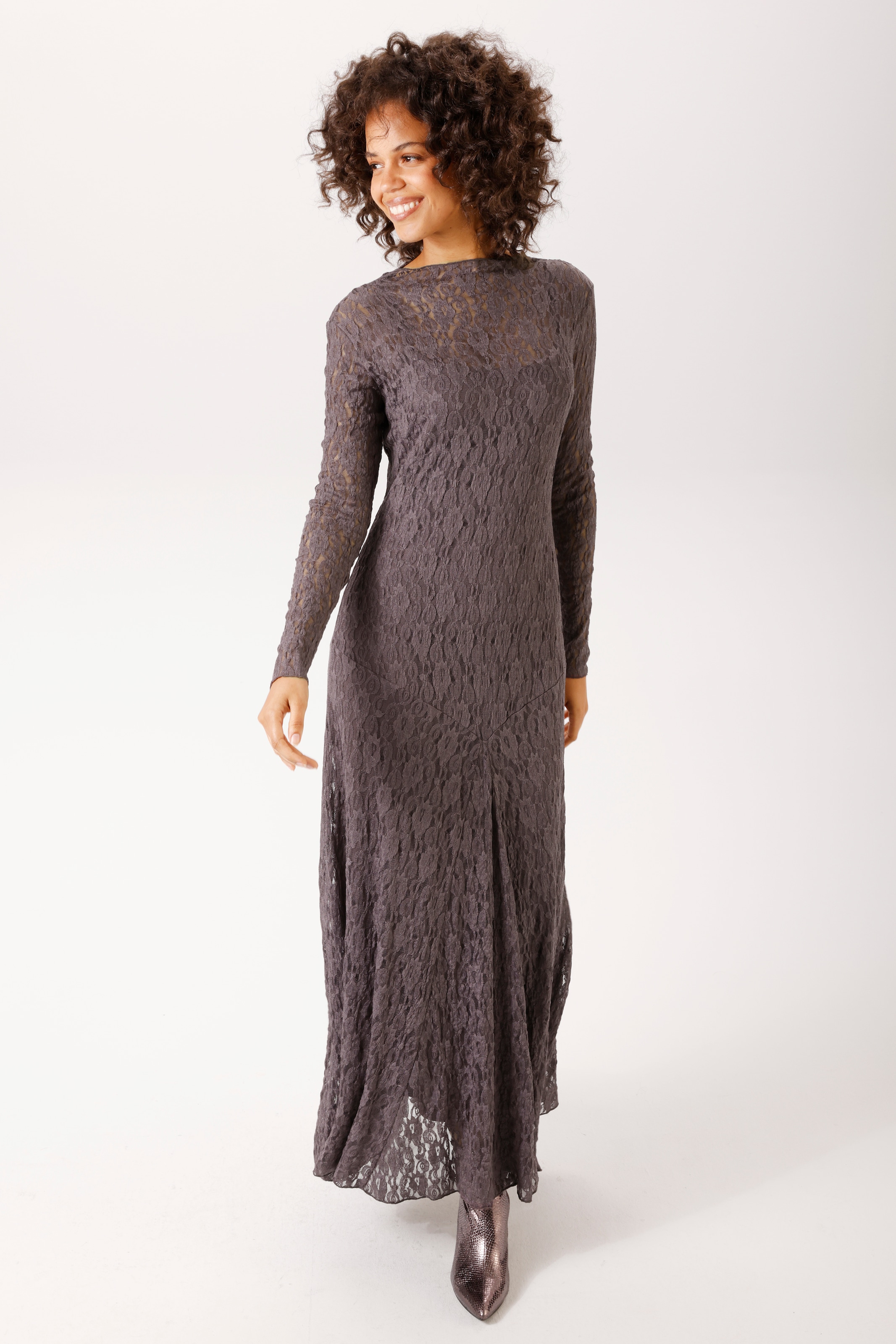 Aniston CASUAL Maxikleid aus zarter, elastischer Spitze - NEUE KOLLEKTION