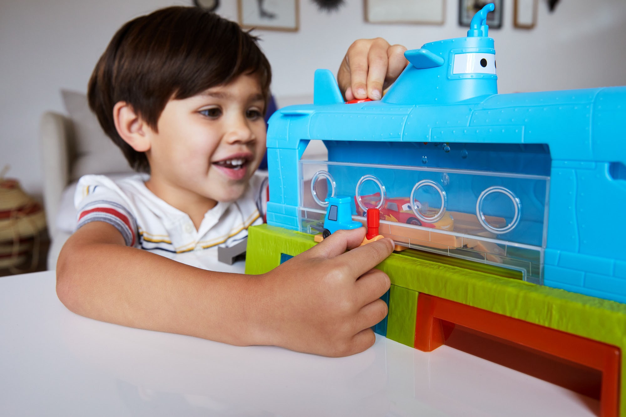 Mattel® Spiel-Gebäude »Disney Pixar Cars Color Change U-Boot-Autowaschspielset«