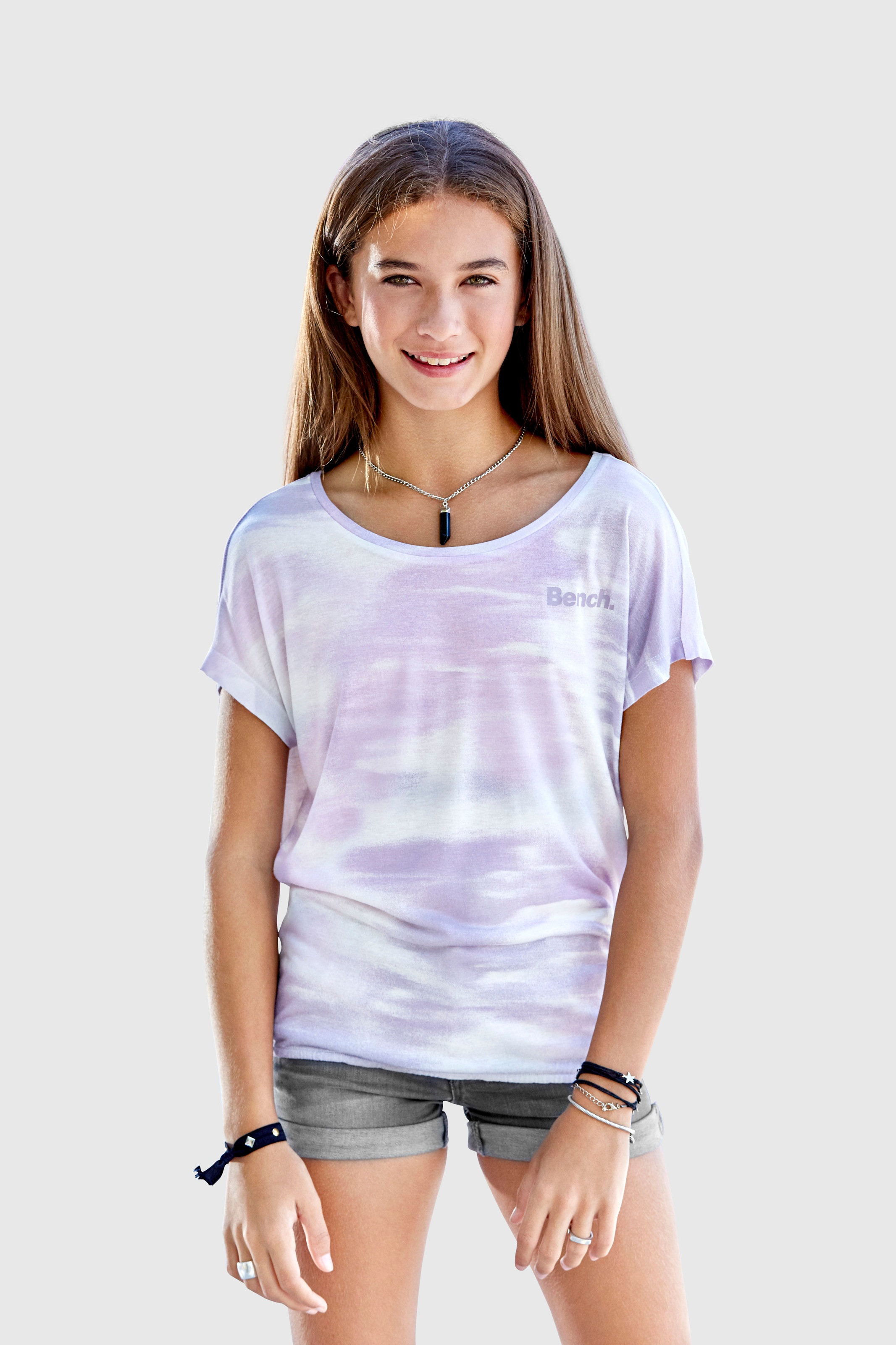 Bench. T-Shirt, mit überschnittener Schulter