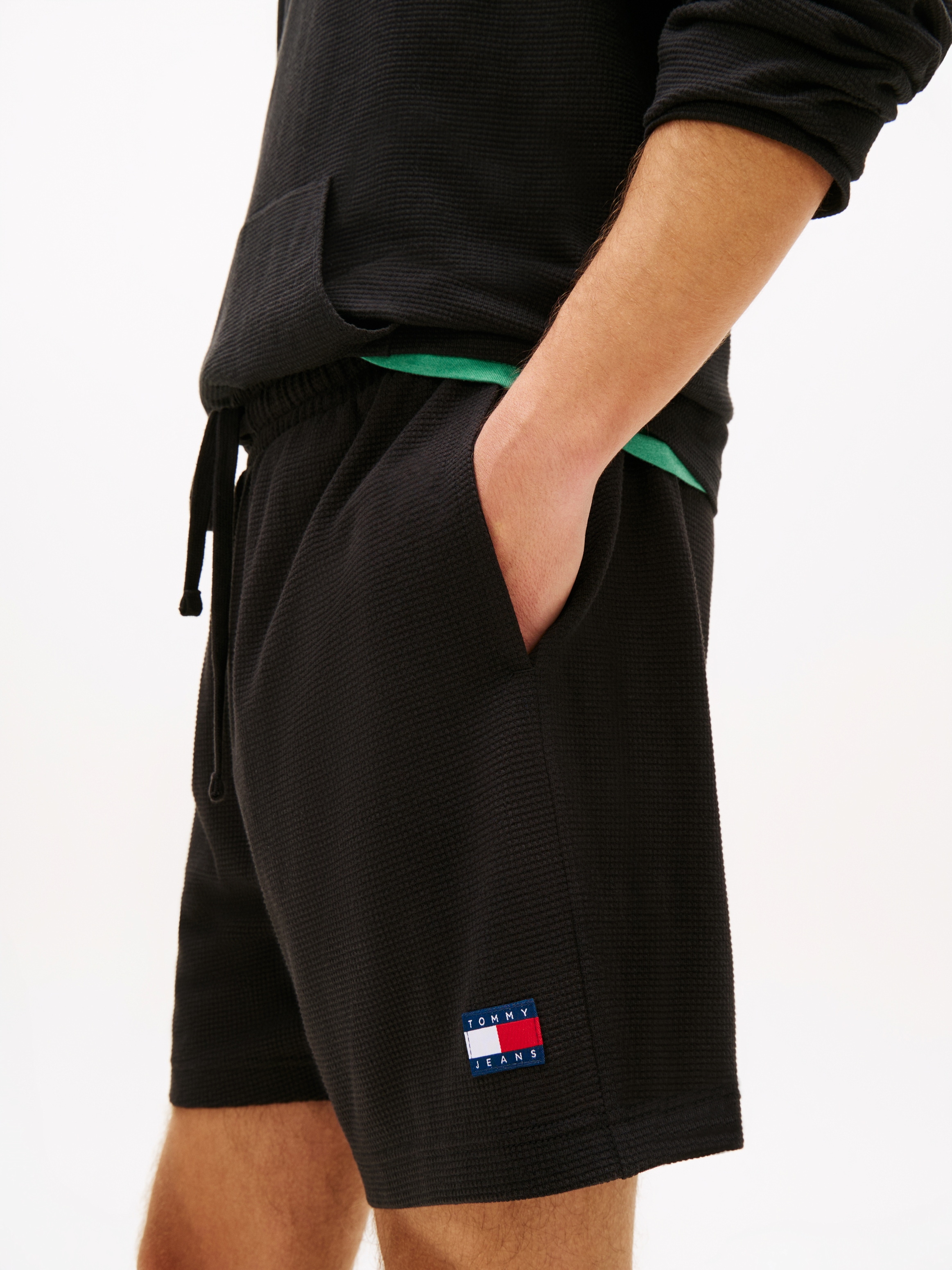 Tommy Jeans Shorts »TJM WAFFLE BEACH«  Regular fit mit elastischem Bund