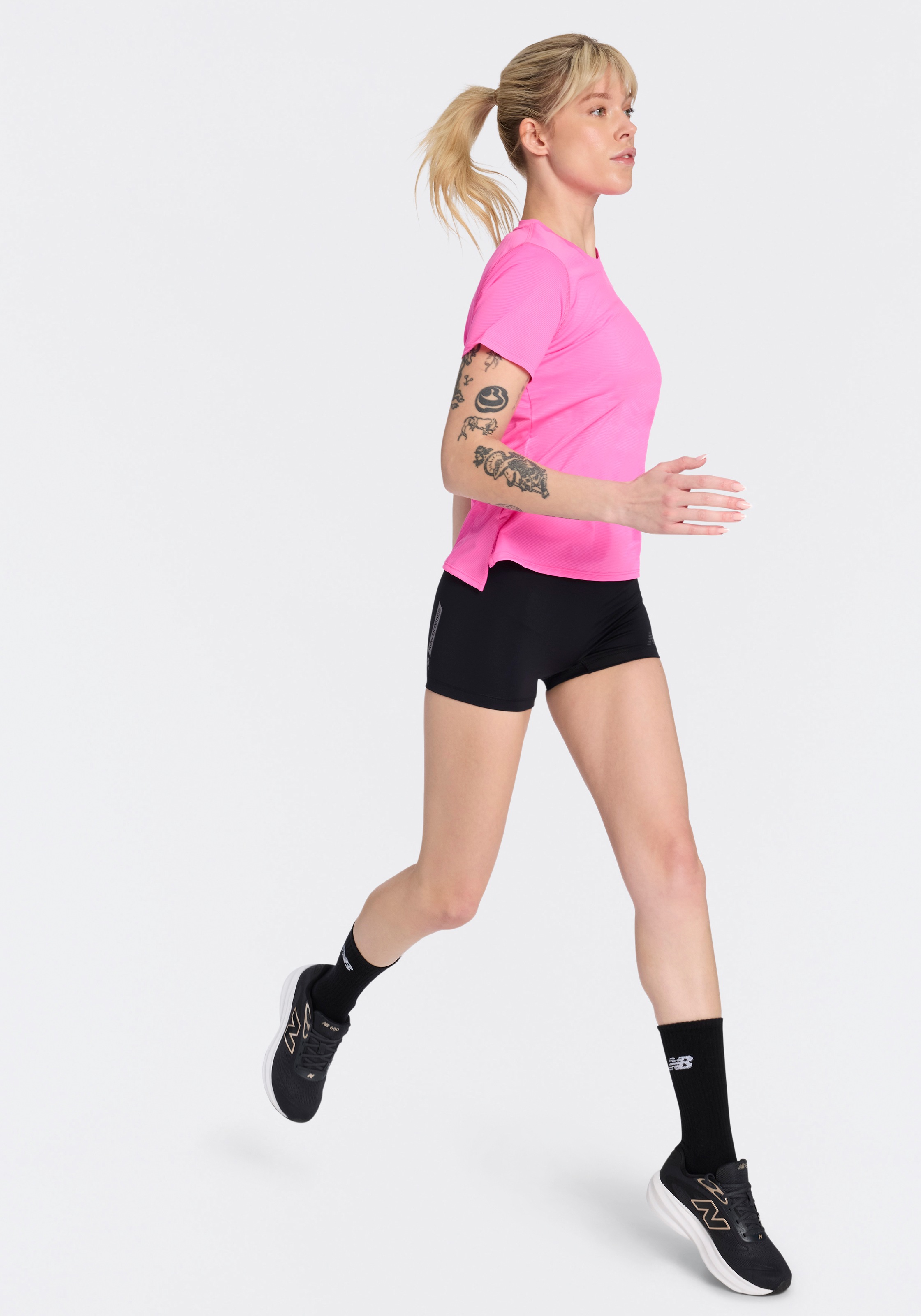New Balance Laufshorts »FAST DAYS GRAPHIC HOT SHORT«  für Laufen, sportlicher Stil, aus Polyester und Elasthan