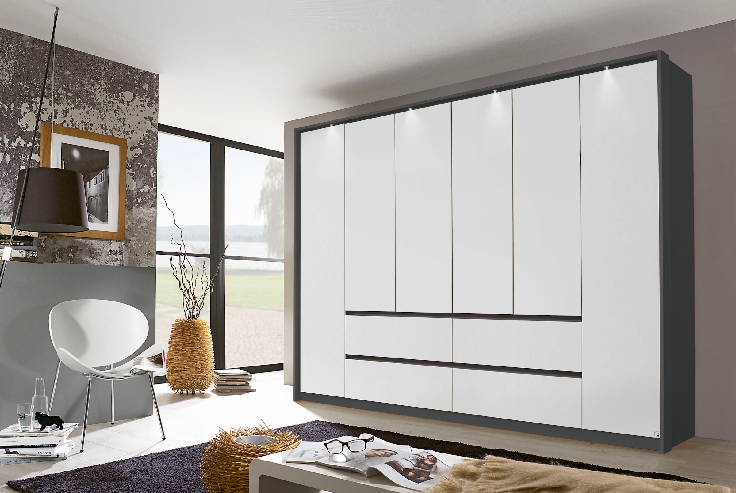 rauch Drehtürenschrank »Mainz mit Passepartout« optional mit Beleuchtung, Außentüren mit Push-to-Open Funktion