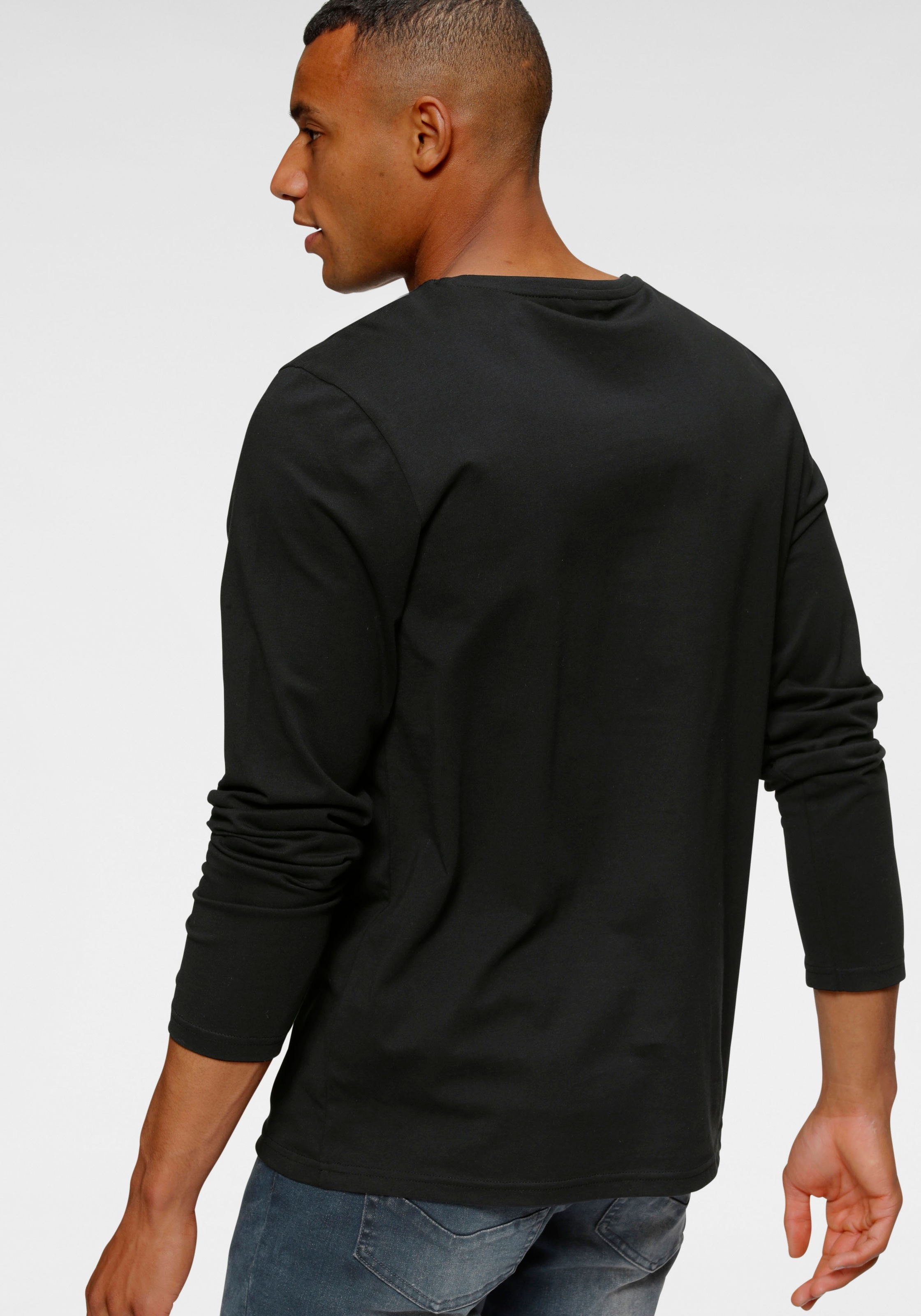 Bruno Banani Langarmshirt, schmal geschnitten, mit lässigem und peppigem Aufdruck