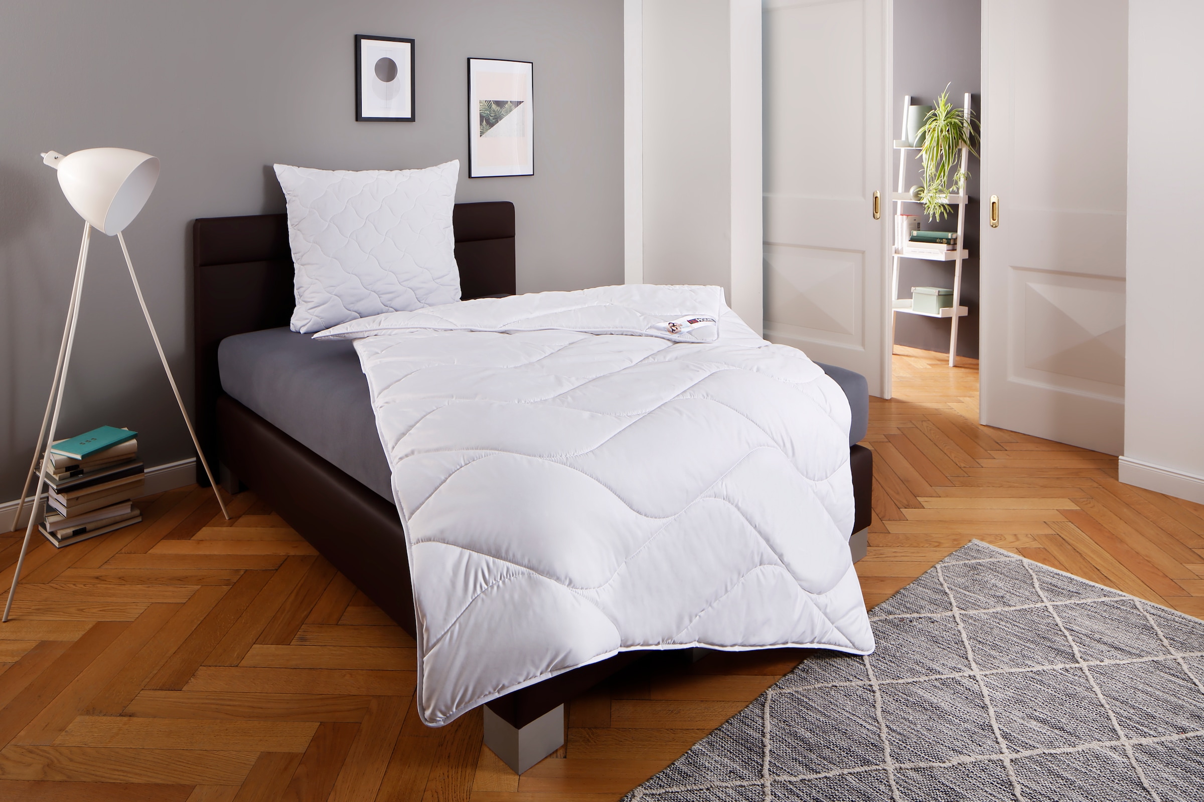 my home Microfaserkissen »Fantasy ECO Kopfkissen 40x80 oder 80x80 cm, Made in Germany«, Füllung: 100% nachhaltiges, klimaregulierendes Polyester, Bezug: 100% nachhaltiges Microfaserfeingewebe, (1 St.), Kissen mit 5 Sternen, Kundenliebling, kochfest!