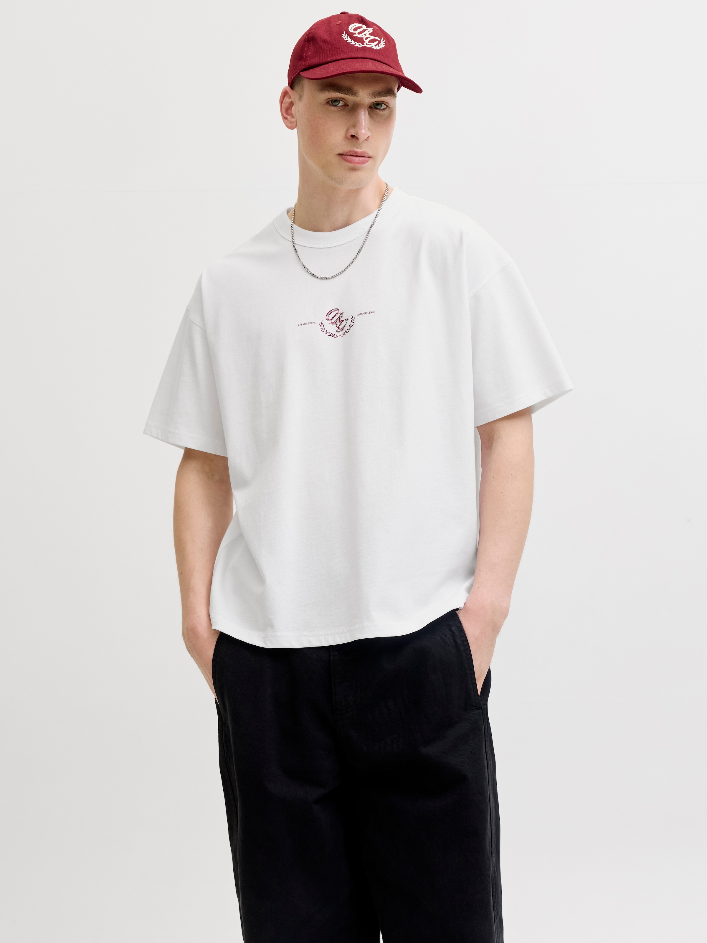 Jack & Jones Rundhalsshirt »JORSANREMO TYPO TEE SS CREW NECK LN« Baumwollmischung, locker geschnitten
