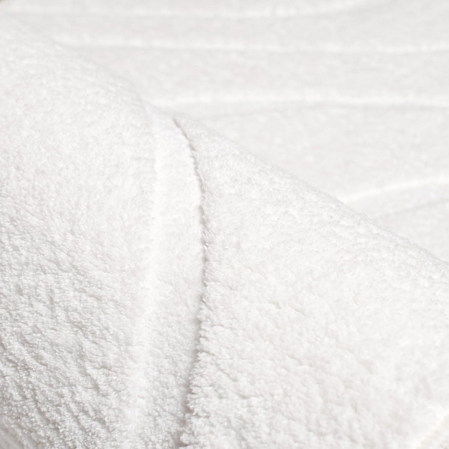 Carpet City Badematte »BAT400,  Badteppich uni« Höhe 11 mm rutschhemmend beschichtet fußbodenheizungsgeeignet Teppich Badezimmer, Badvorleger, Anti-Rutsch, Waschbar, Duschmatte