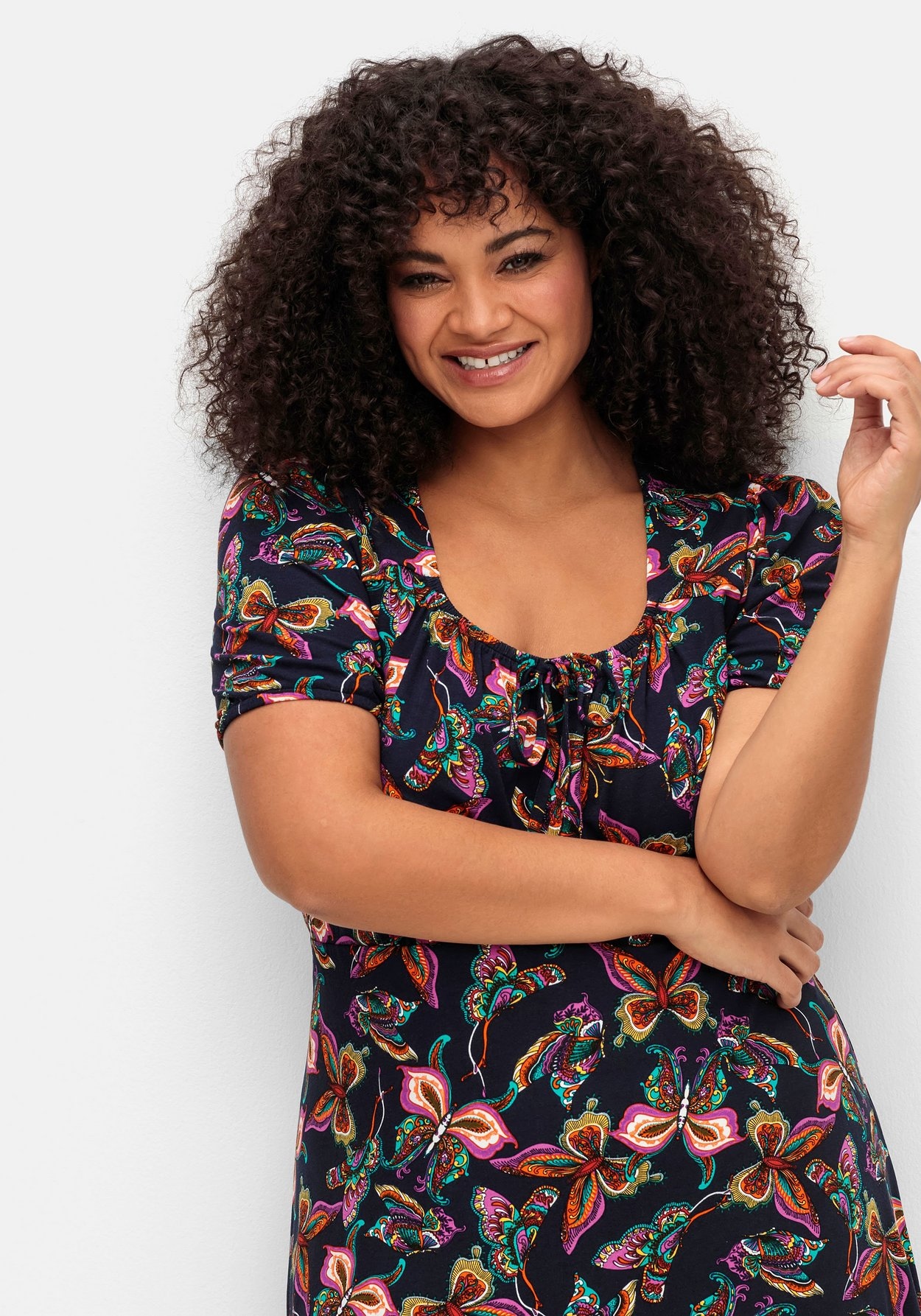 Sheego Jerseykleid »Jerseykleid mit Karree-Ausschnitt und Alloverprint«