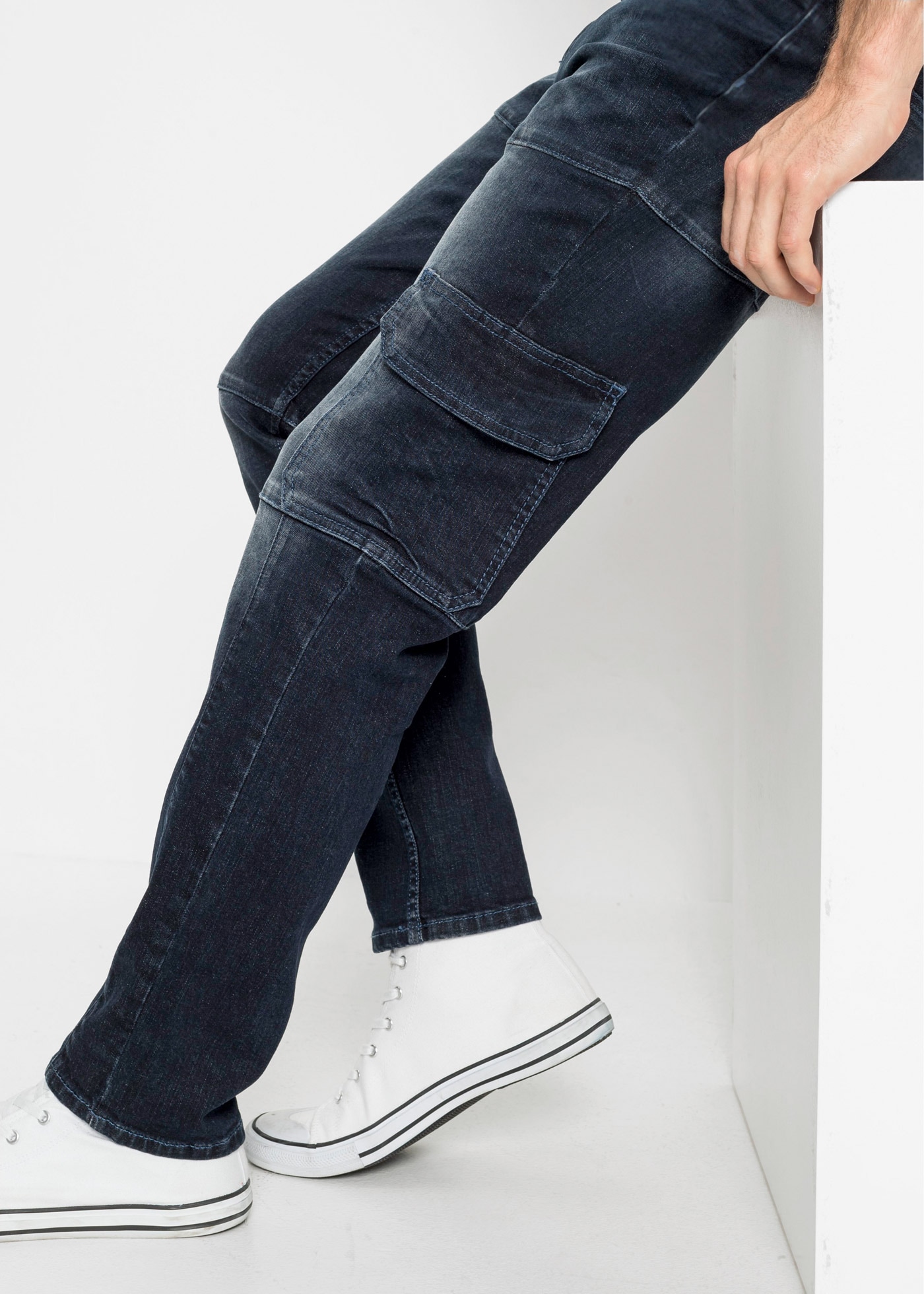 bonprix Cargojeans »Slim Fit Cargo-Stretch-Jeans, Straight« Slim Fit, aus Baumwolle und Elasthan, mit gewaschener Optik
