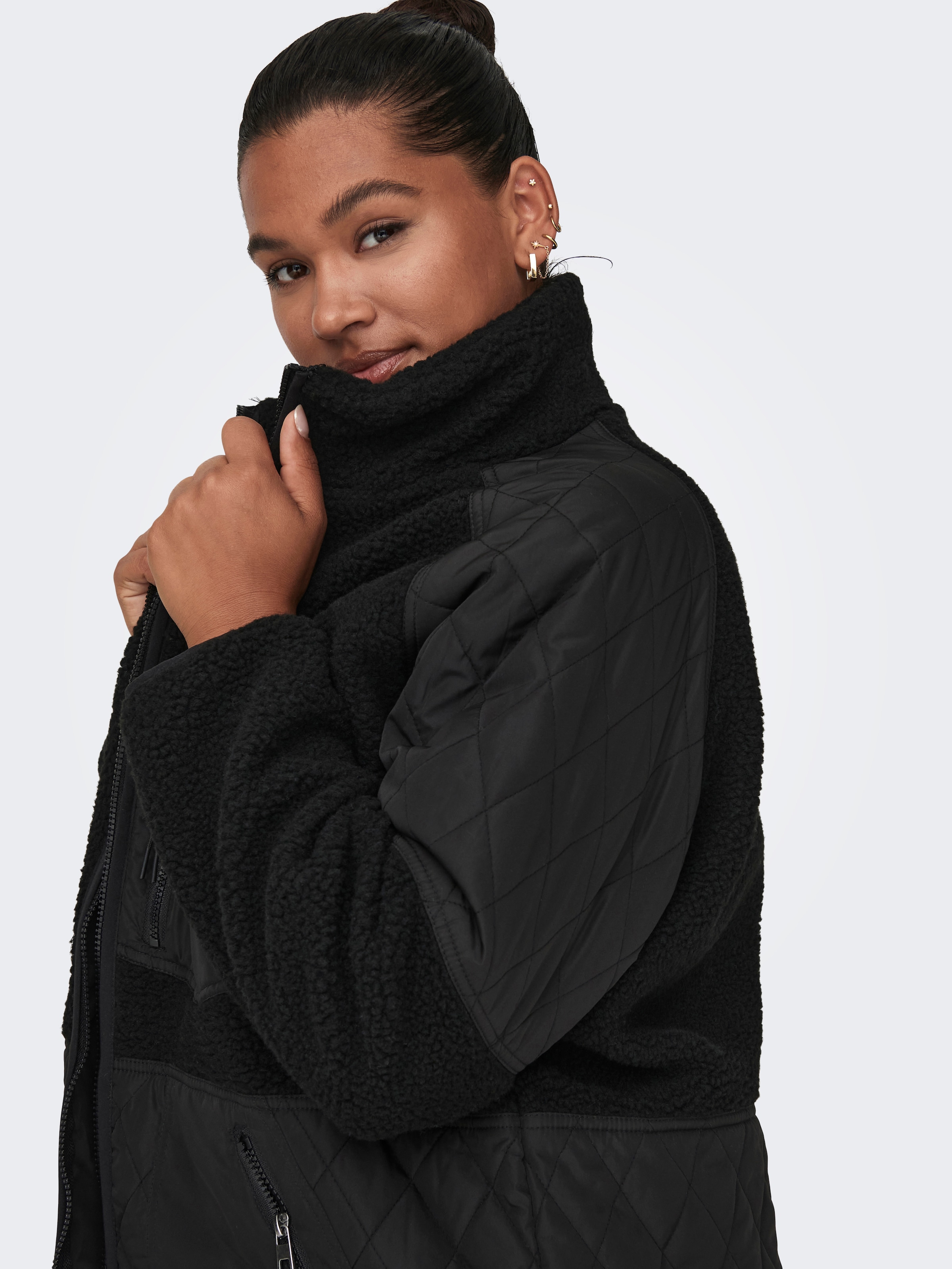 ONLY CARMAKOMA Steppmantel »CAROHIO QUILT MIX FLEECE JACKET CC OTW«, im Materialmix