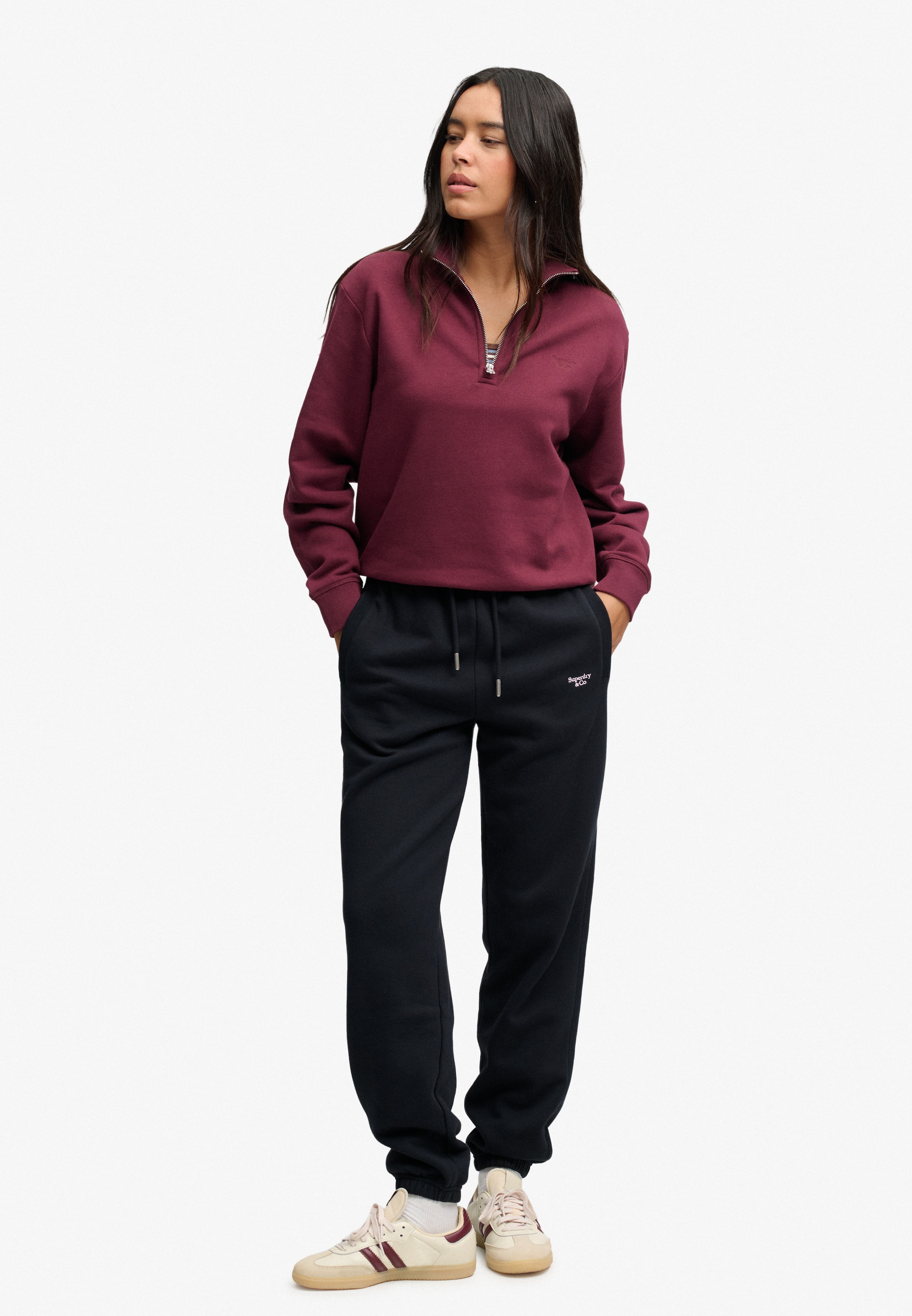 Superdry Sweathose »SIGNATURE EMB CUFFED JOGGER«  Baumwollmischung, relaxed fit