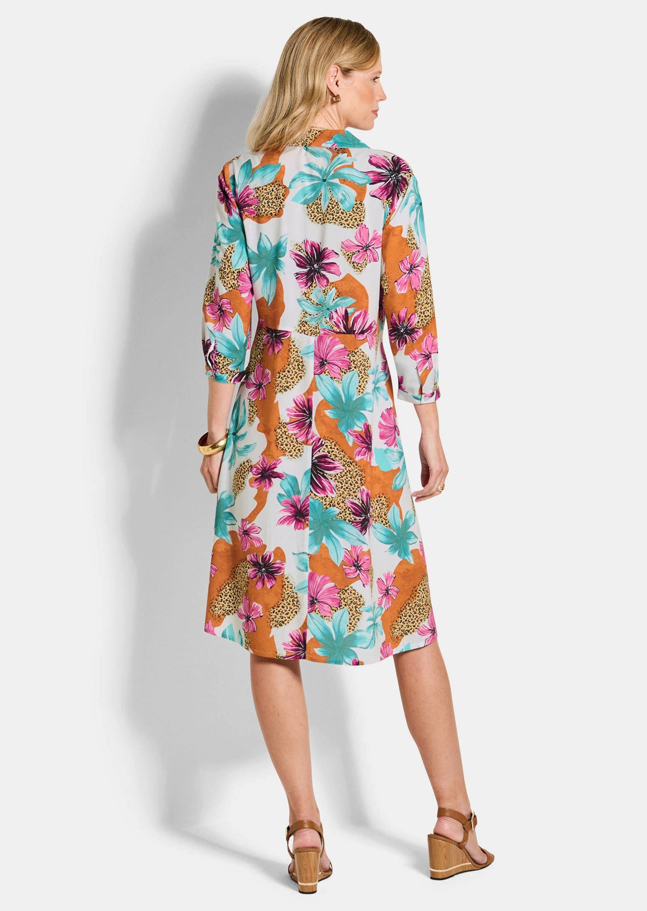 GOLDNER Sommerkleid »Hemdblusenkleid mit Leo Print und Blumen«