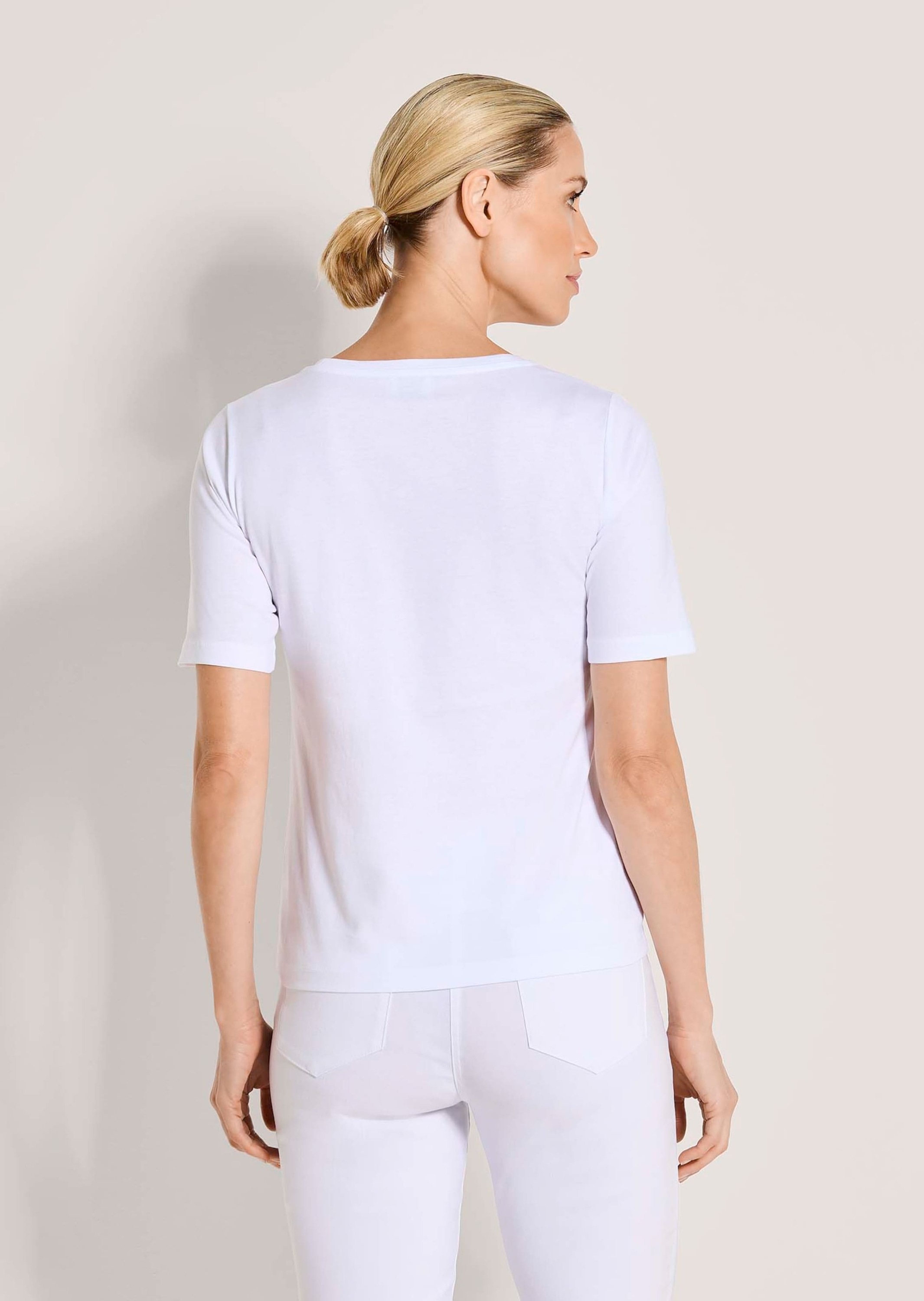 MADELEINE Kurzarmshirt »Shirt Elegantes Kurzarm-Oberteil mit Stickerei« Lochstickerei