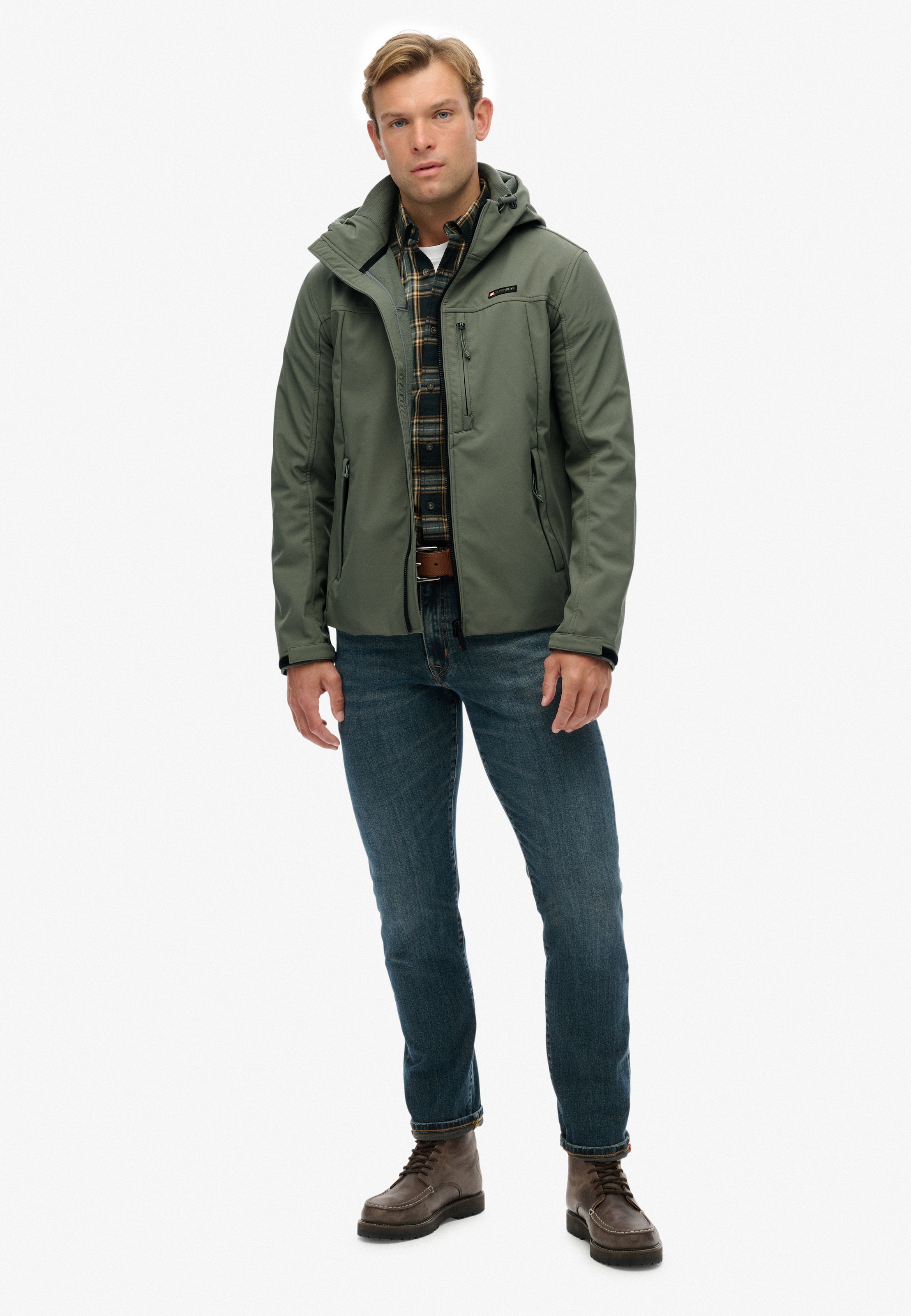 Superdry Outdoorjacke »HOODED SOFT SHELL TREKKER JKT« mit Kapuze