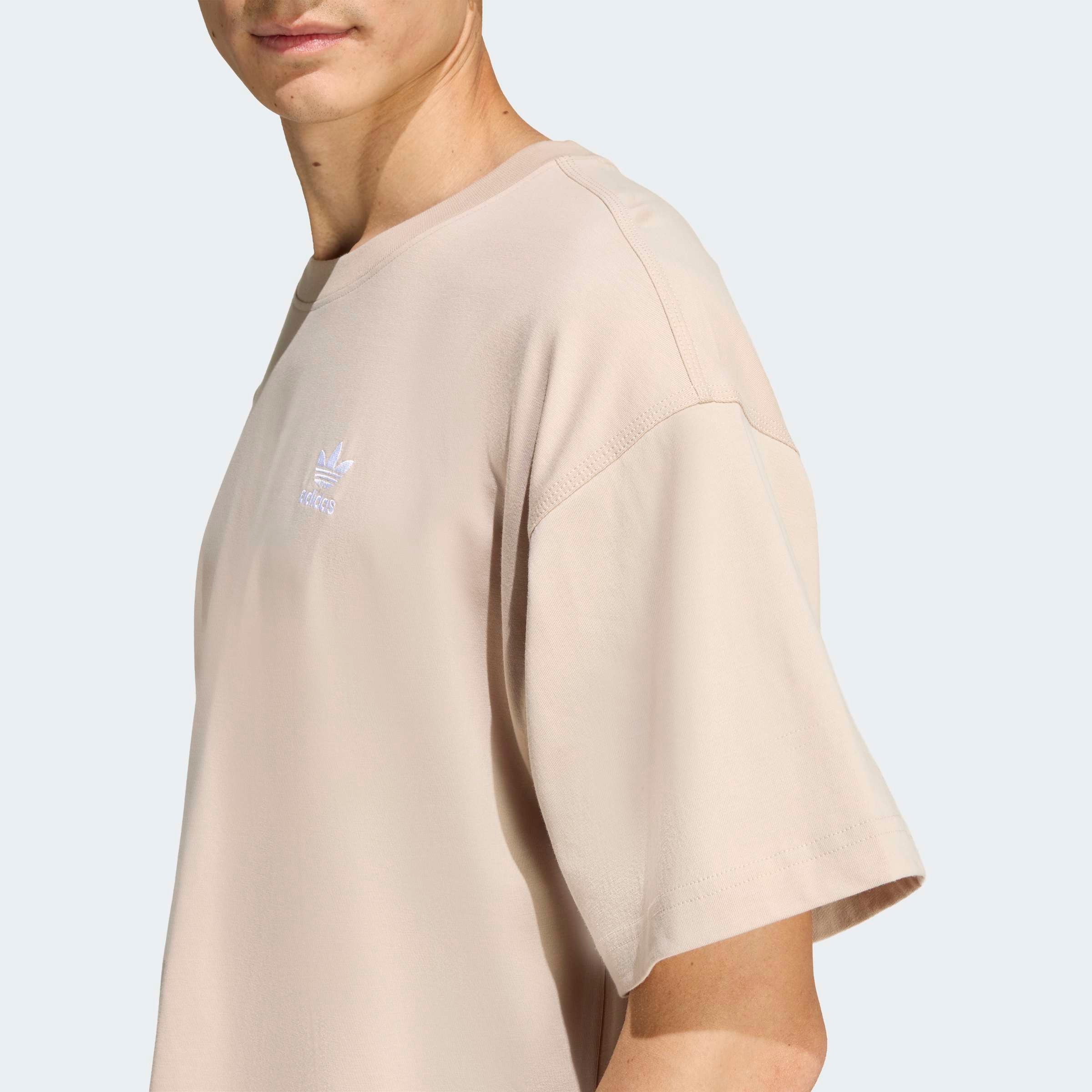 adidas Originals T-Shirt »ESS OS TEE« lockere Silhouette, mit geripptem Rundhalsausschnitt, aus Baumwolle