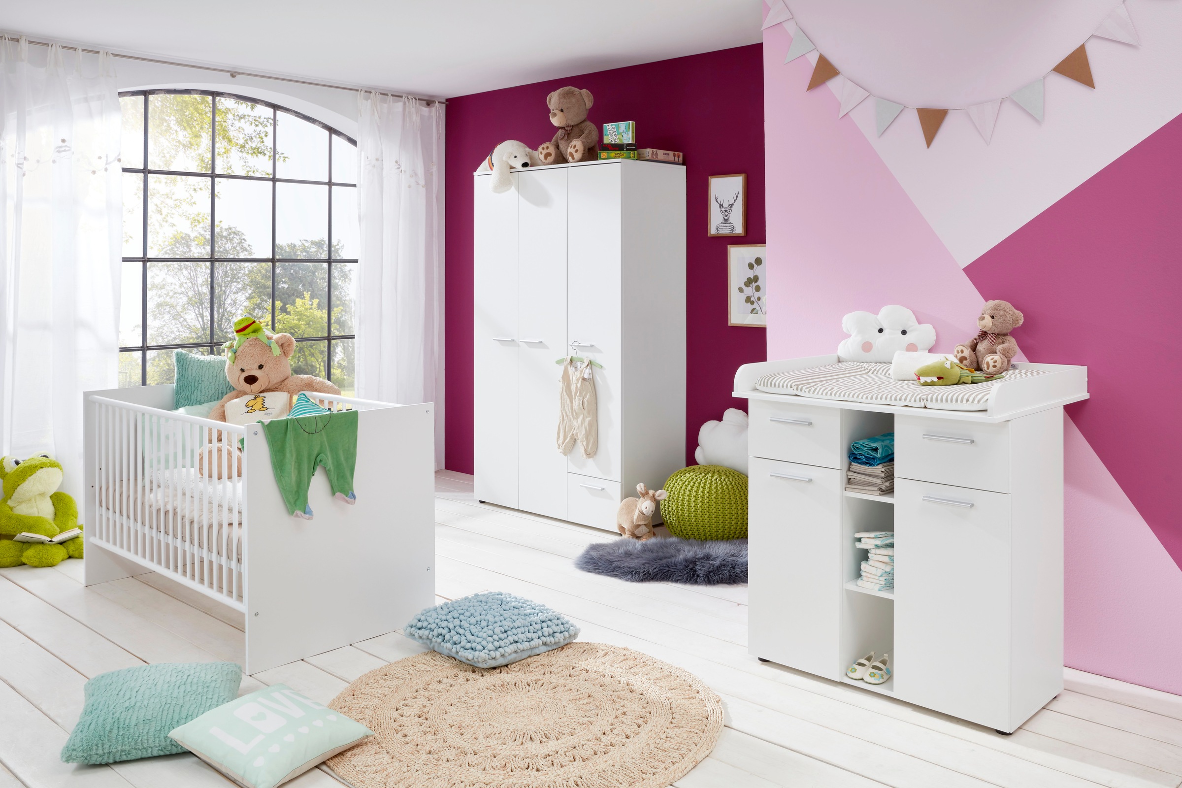 Babyzimmer-Komplettset »Tilburg«, (Set, 3 St.), Wickelkommode, Bett und 3trg. Schrank