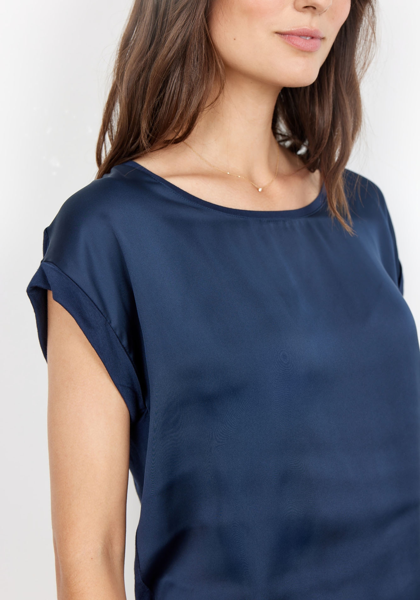 soyaconcept Shirtbluse »SC-Thilde6«, mit Bündchen und Vorderteil aus Satin, der Rücken aus Jersey